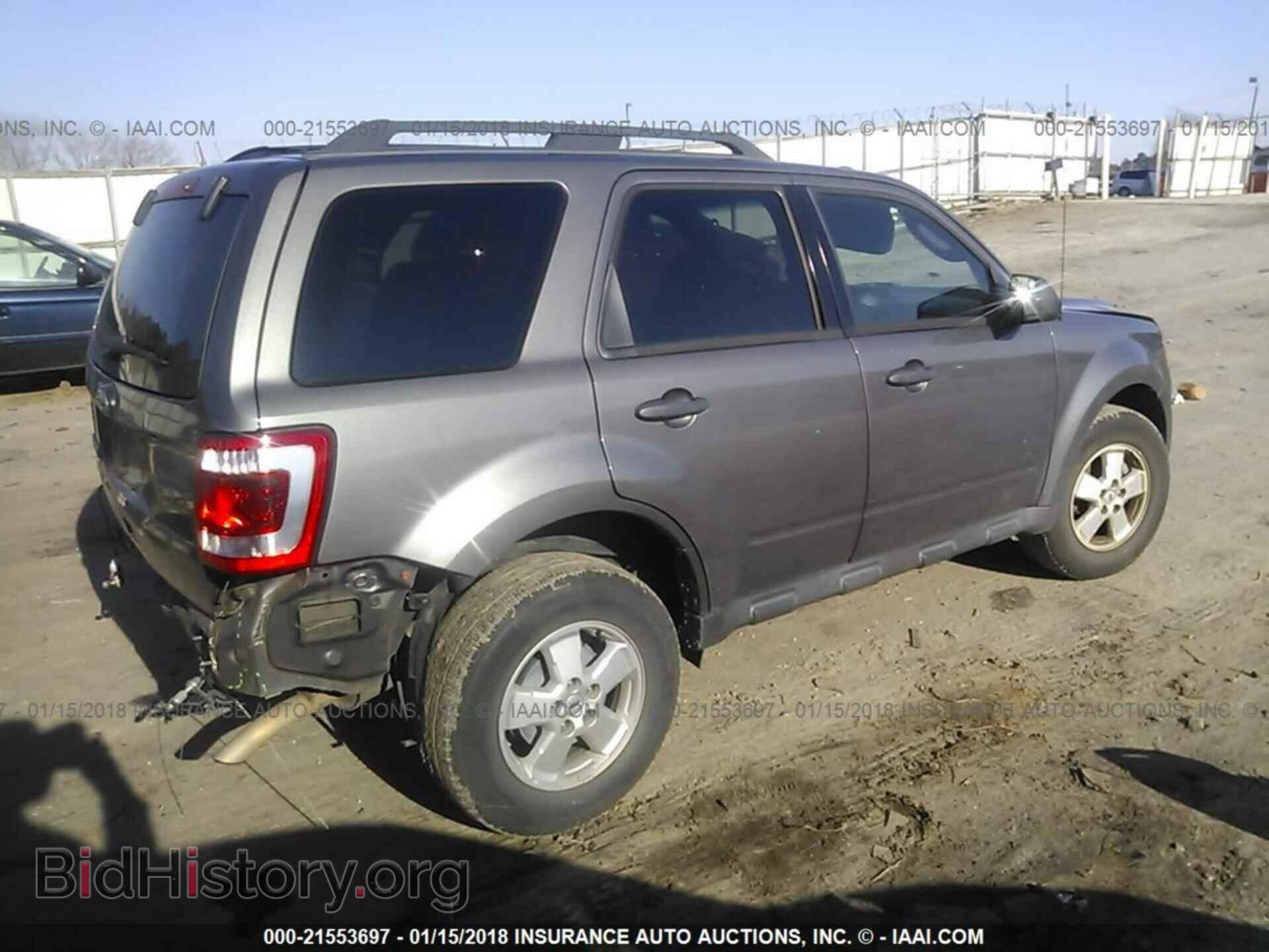 2012 Ford Escape - VIN: 1FMCU0D77CKC59663 - Photo 4