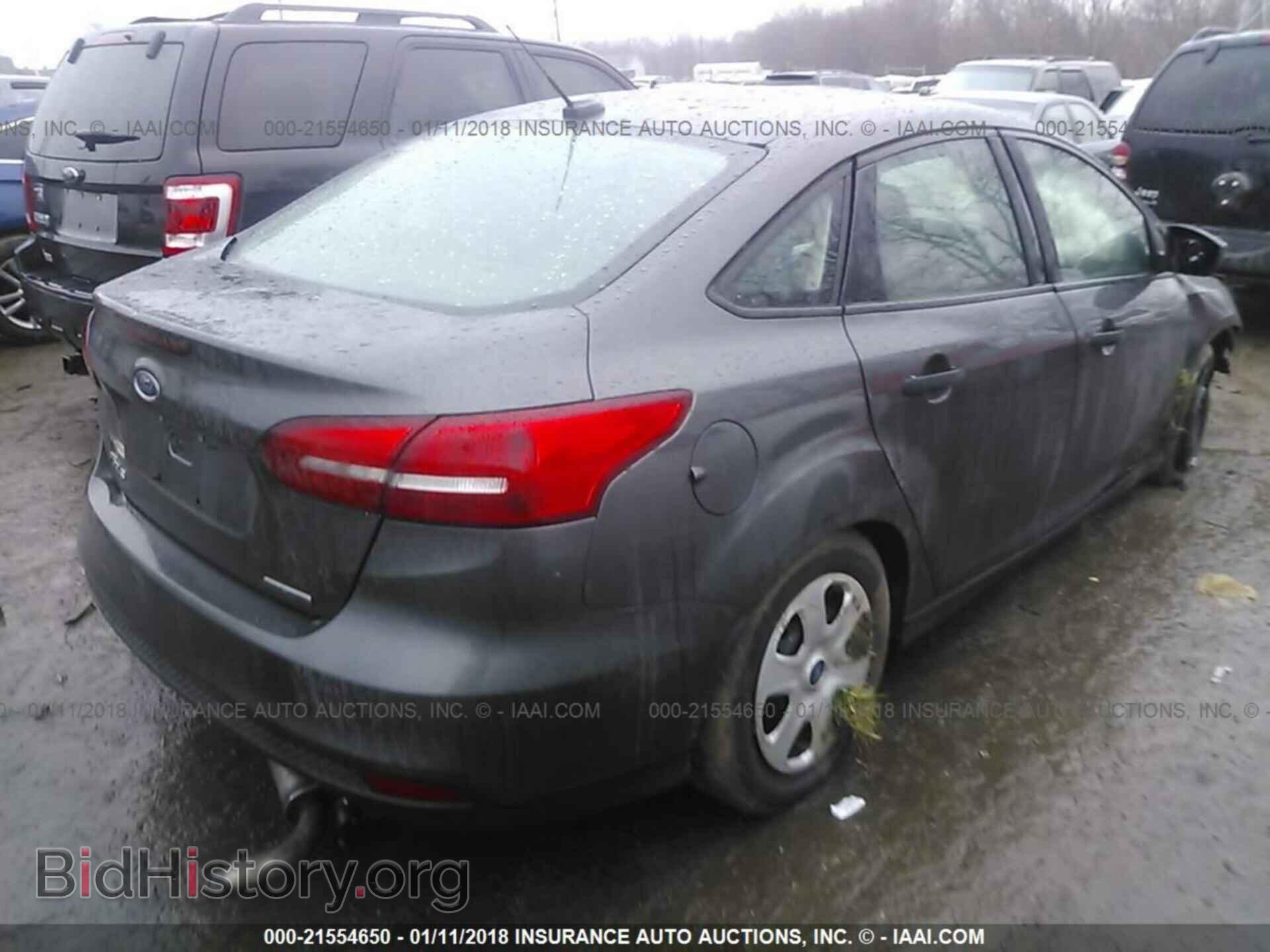2015 Ford Focus - VIN: 1FADP3E2XFL274277 - Photo 4
