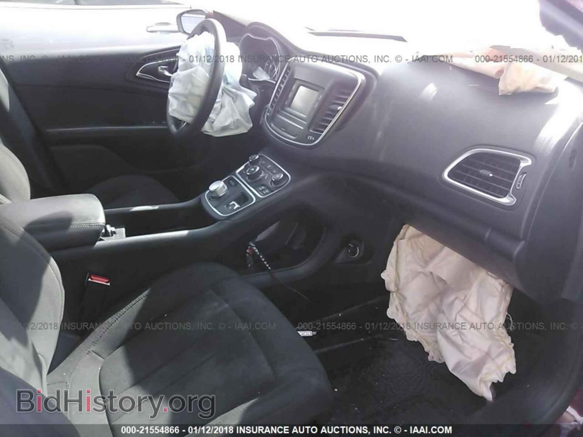 2016 Chrysler 200 - VIN: 1C3CCCAB3GN149171 - Photo 5