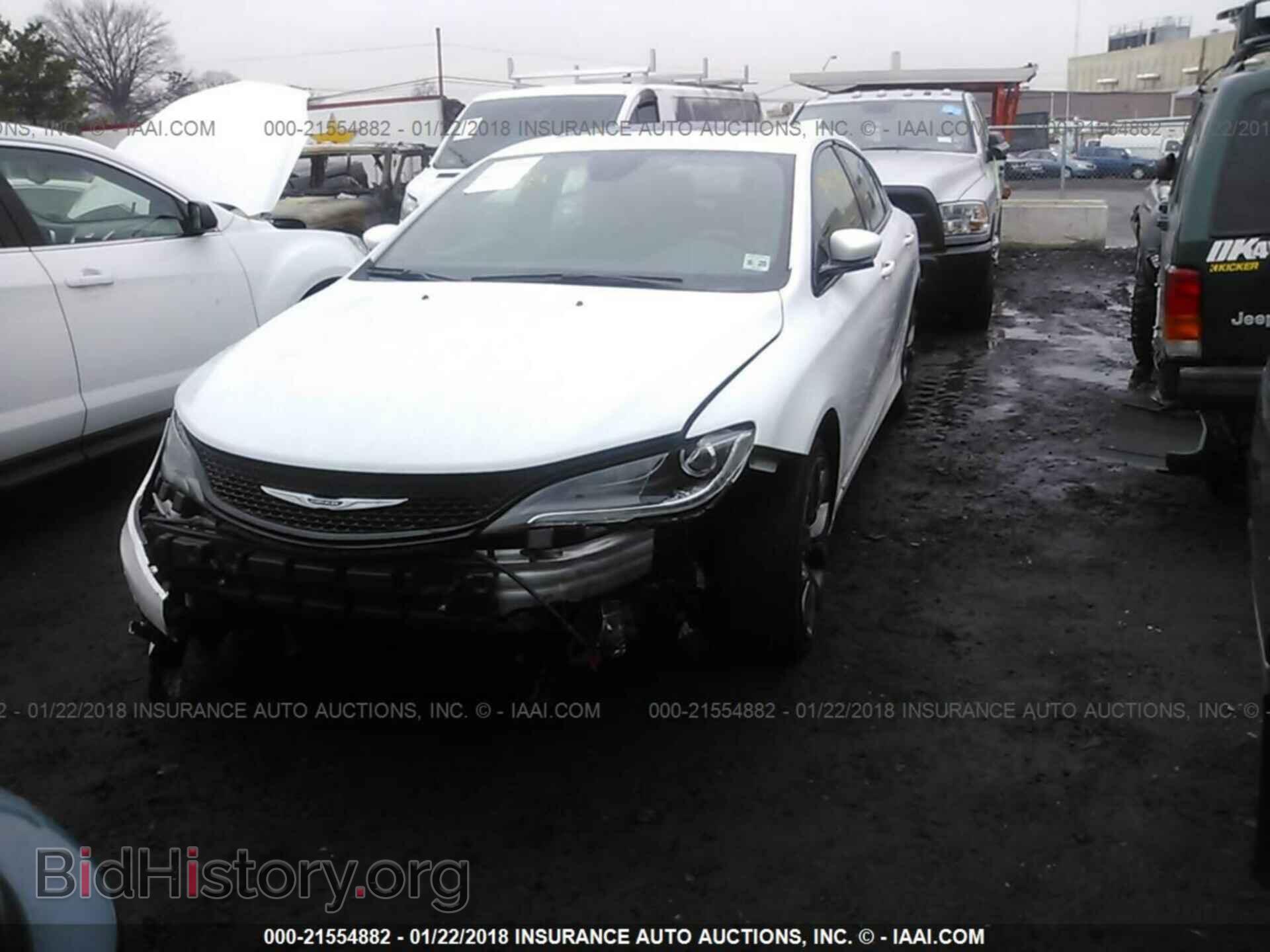 2015 Chrysler 200 - VIN: 1C3CCCBB5FN720835 - Photo 2
