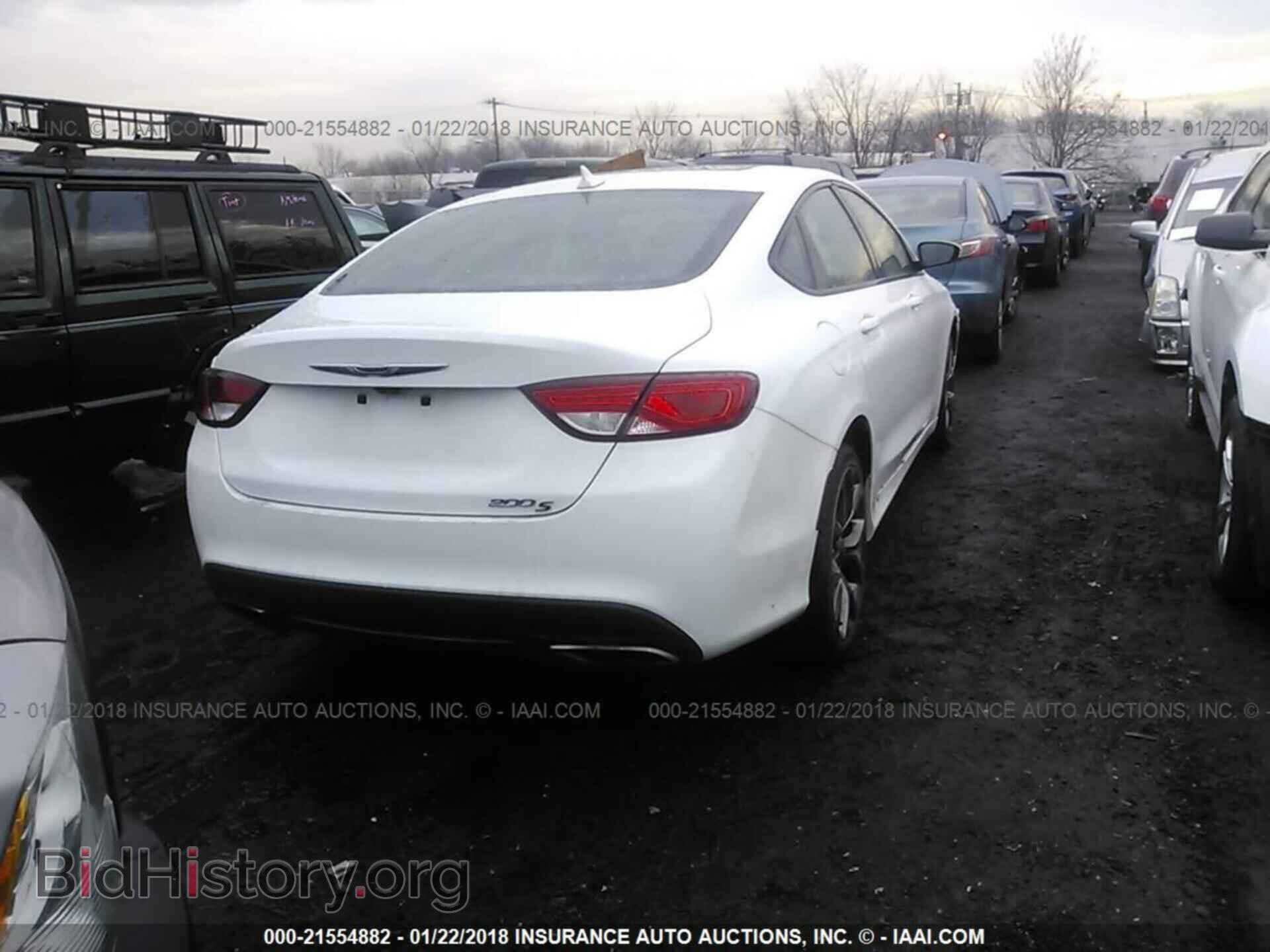 2015 Chrysler 200 - VIN: 1C3CCCBB5FN720835 - Photo 4