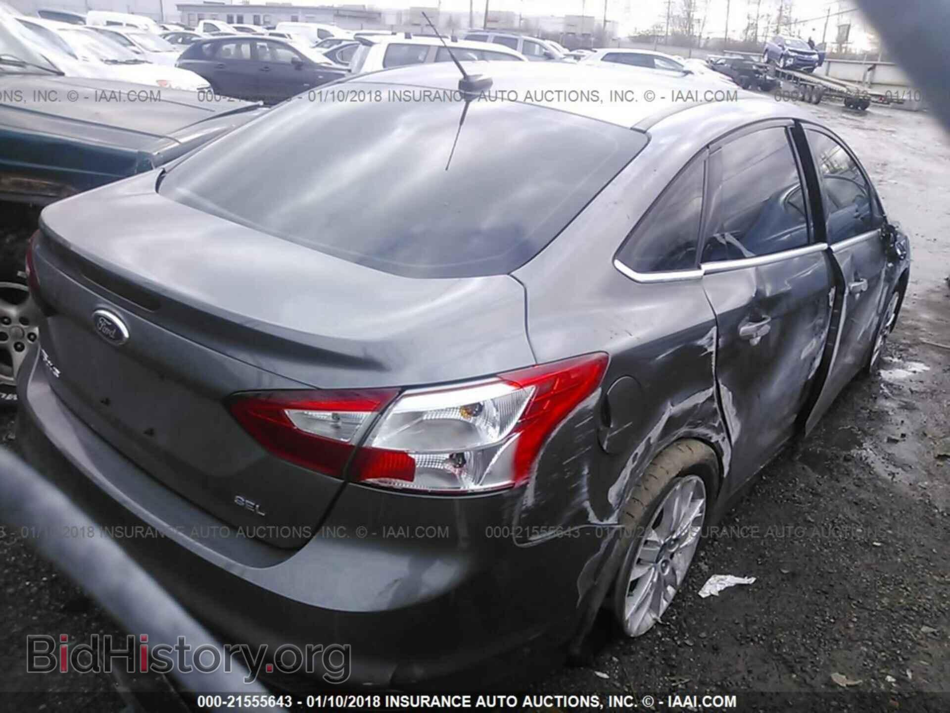 2012 Ford Focus - VIN: 1FAHP3H28CL152980 - Photo 4