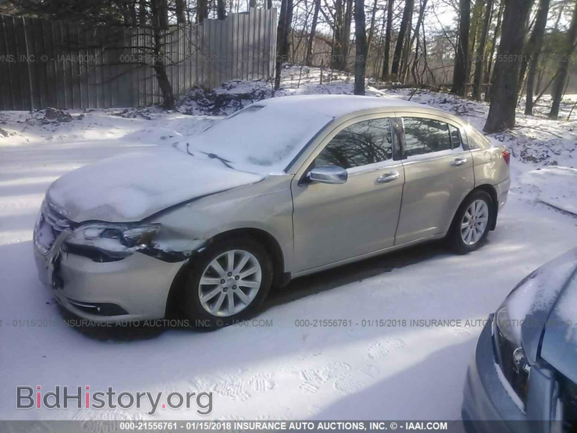 2013 Chrysler 200 - VIN: 1C3CCBCG8DN603154 - Photo 2