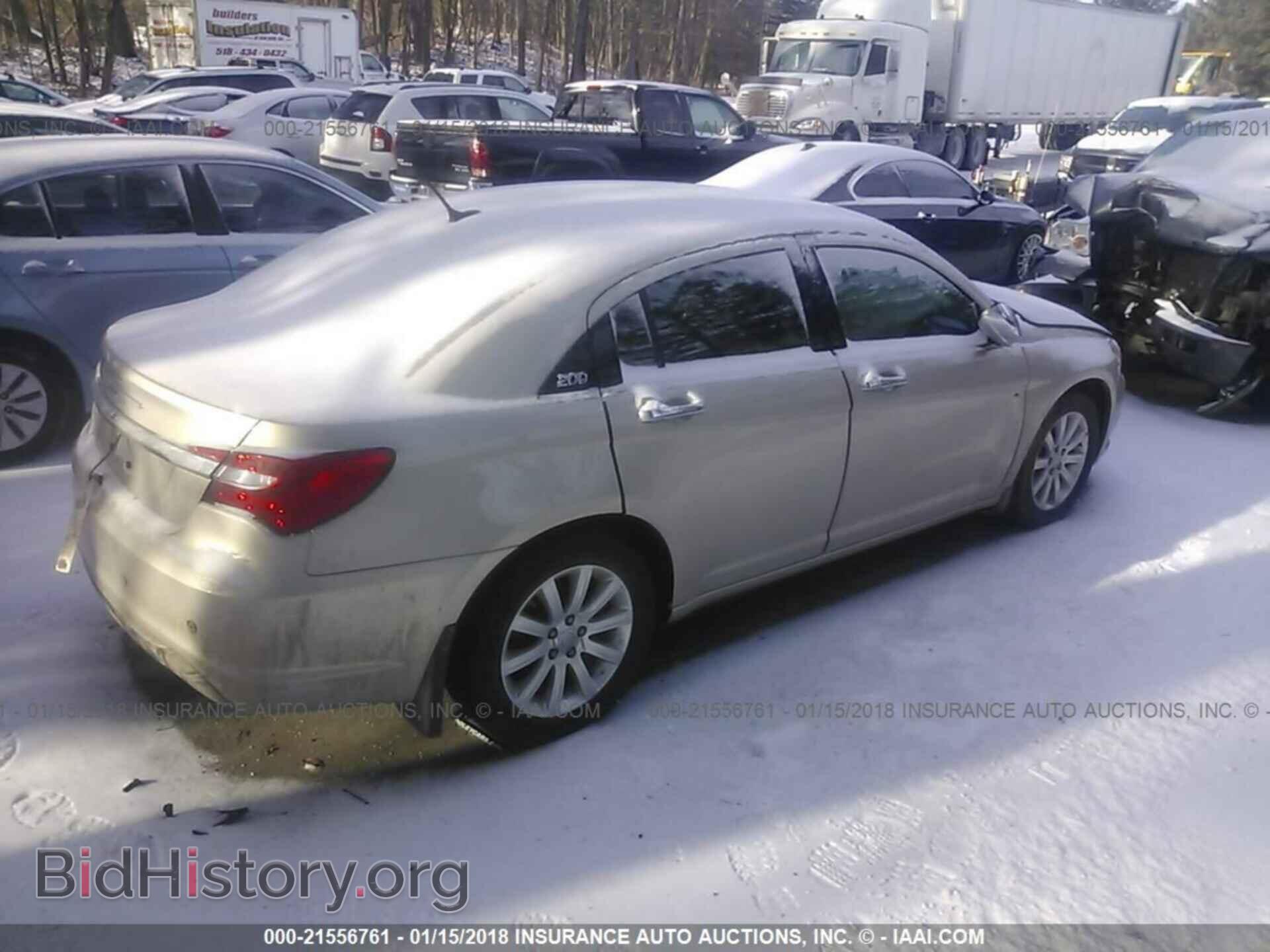 2013 Chrysler 200 - VIN: 1C3CCBCG8DN603154 - Photo 4