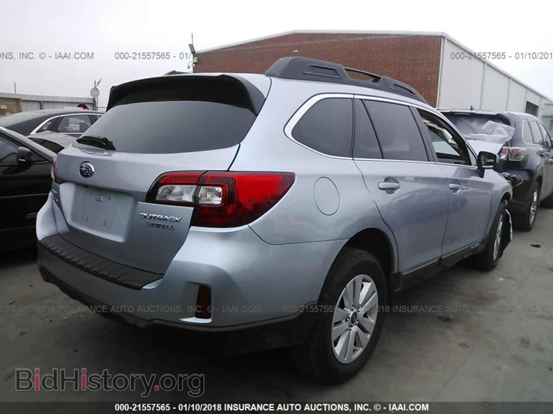 2015 Subaru Outback - VIN: 4S4BSBDC2F3344337 - Photo 4