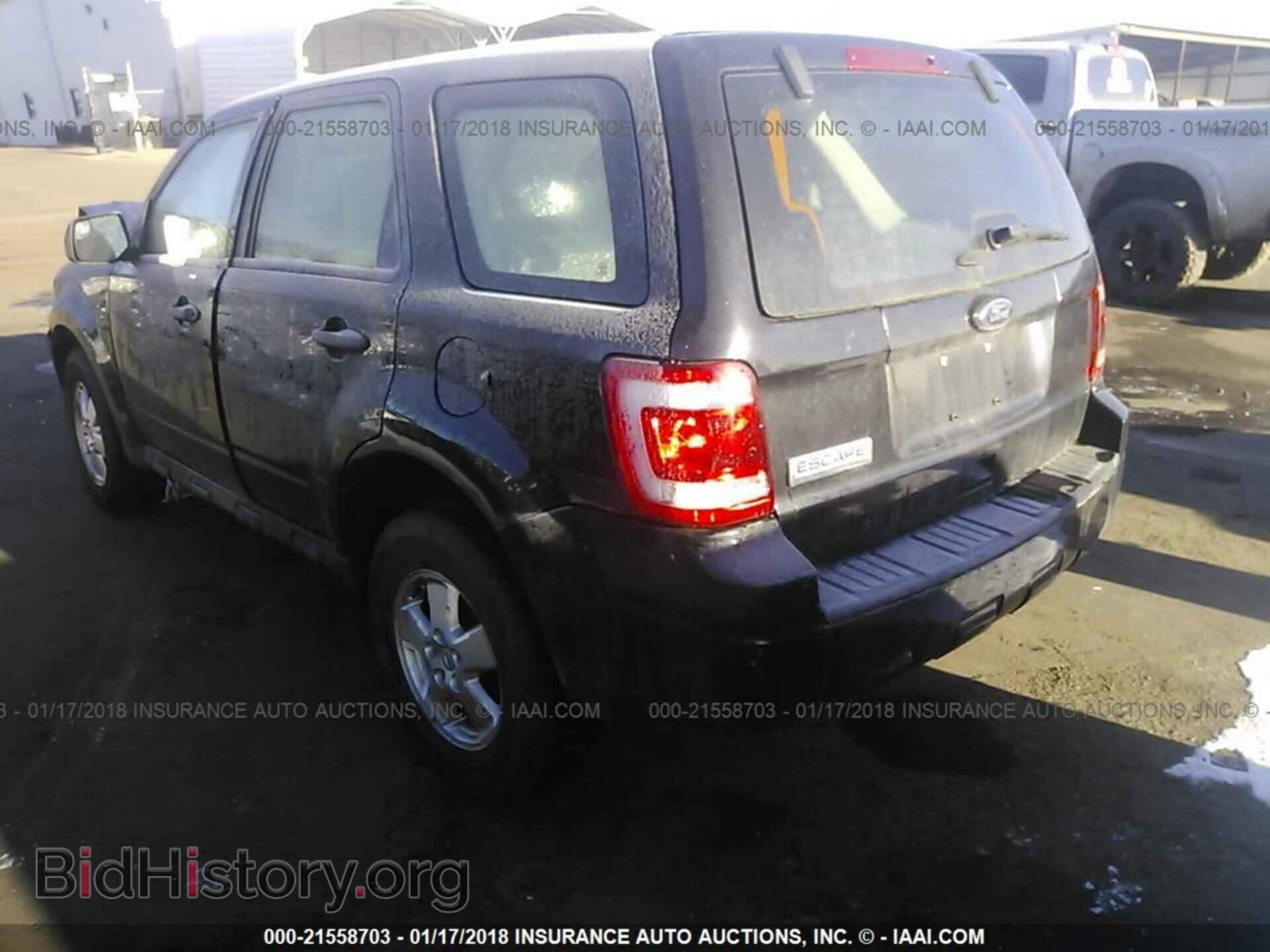 2011 Ford Escape - VIN: 1FMCU0C77BKC53586 - Photo 3