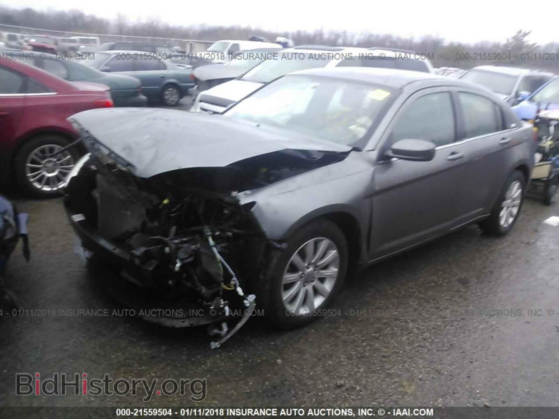 2013 Chrysler 200 - VIN: 1C3CCBBG5DN678041 - Photo 2
