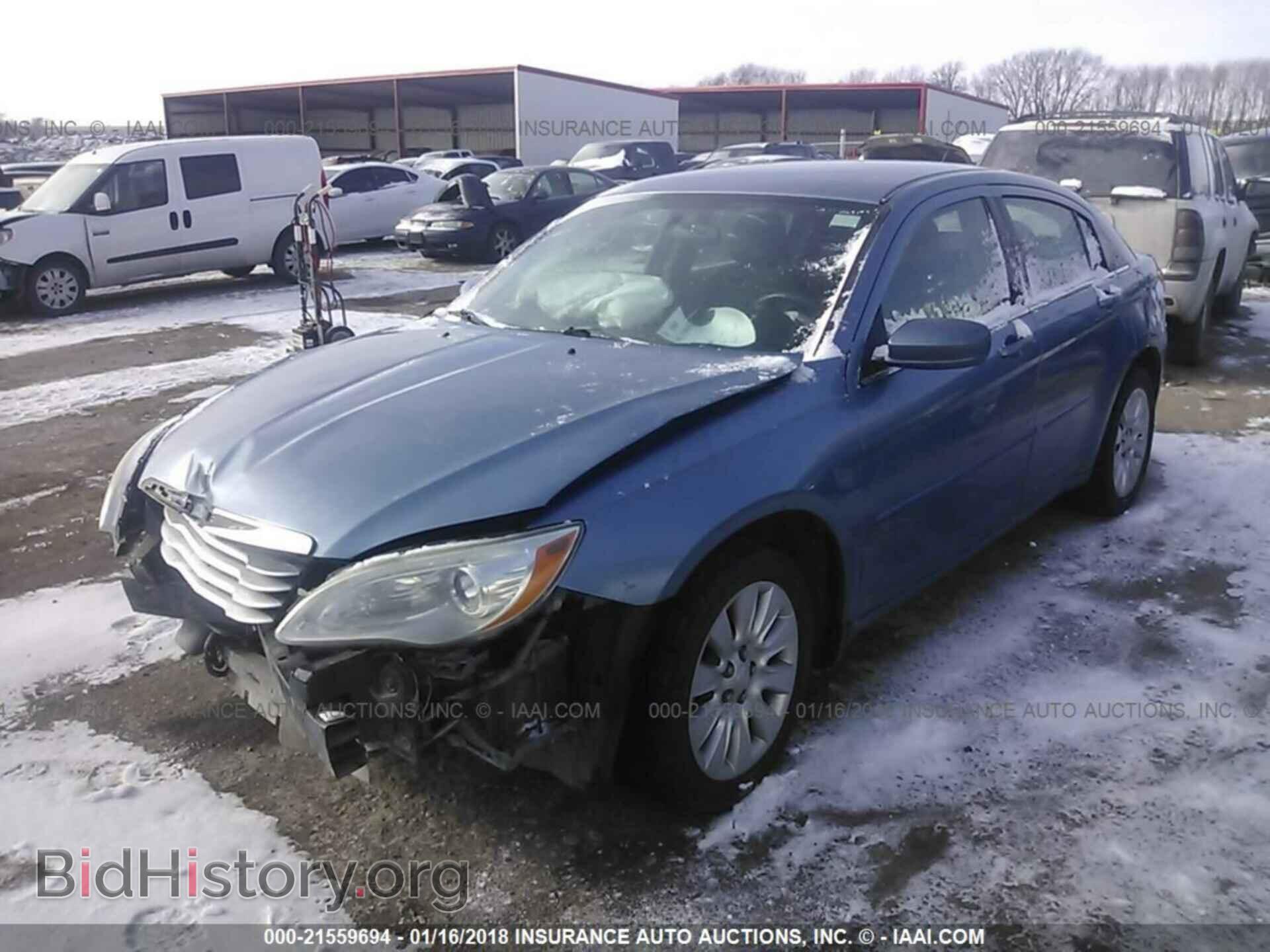 2011 Chrysler 200 - VIN: 1C3BC4FB3BN538265 - Фото 2