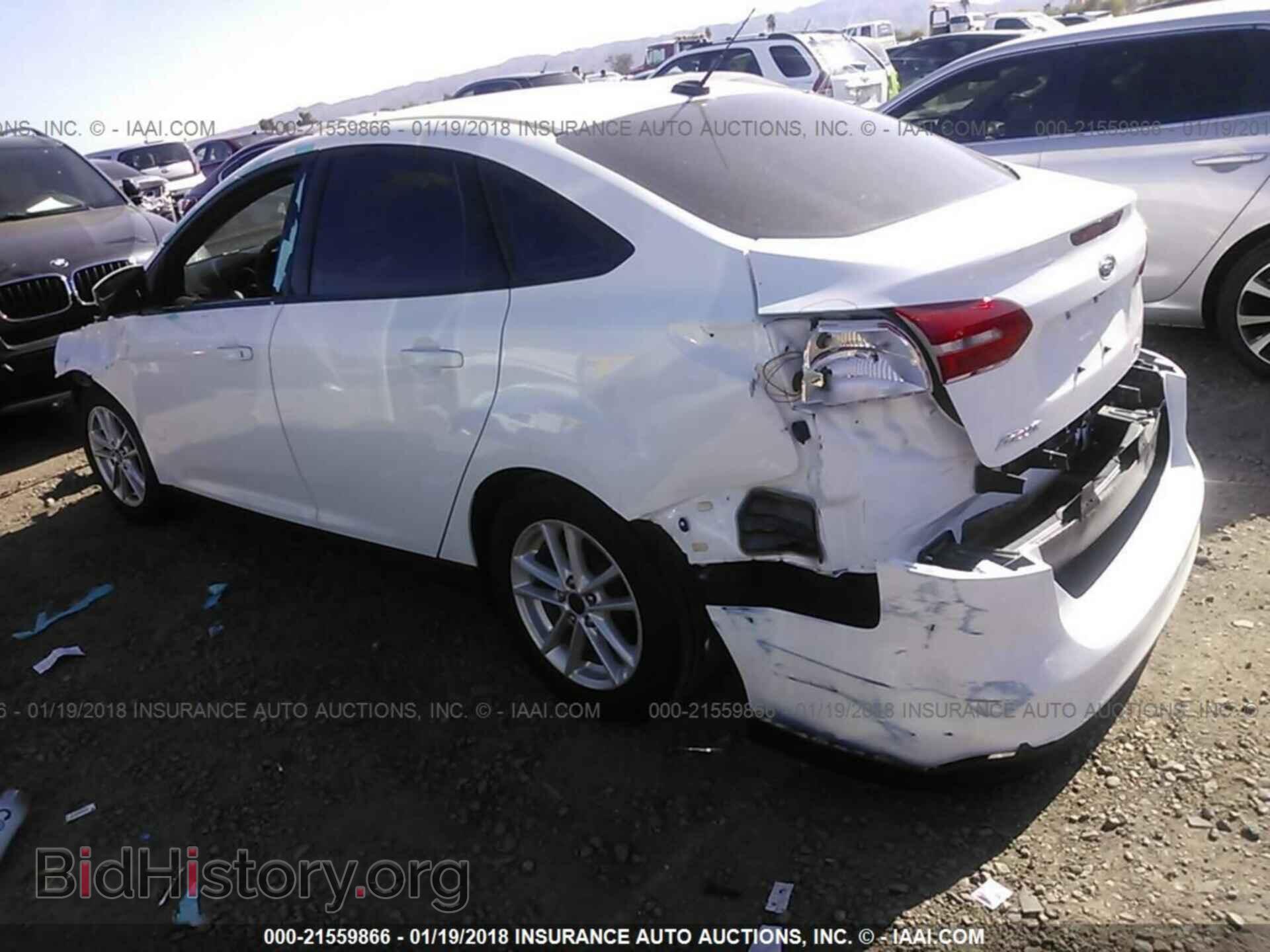 2017 Ford Focus - VIN: 1FADP3F23HL232941 - Photo 3