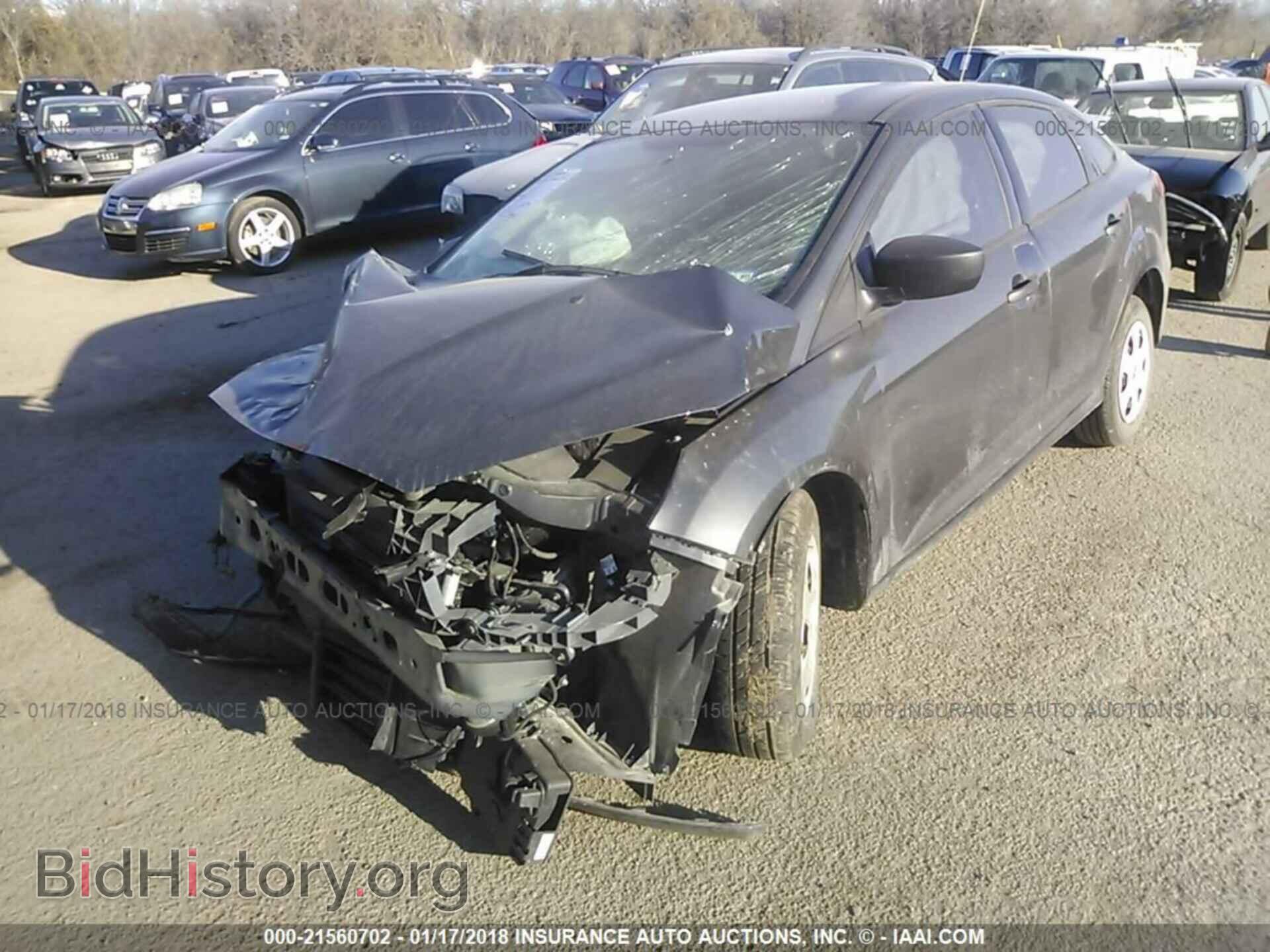 2017 Ford Focus - VIN: 1FADP3E20HL284030 - Photo 2