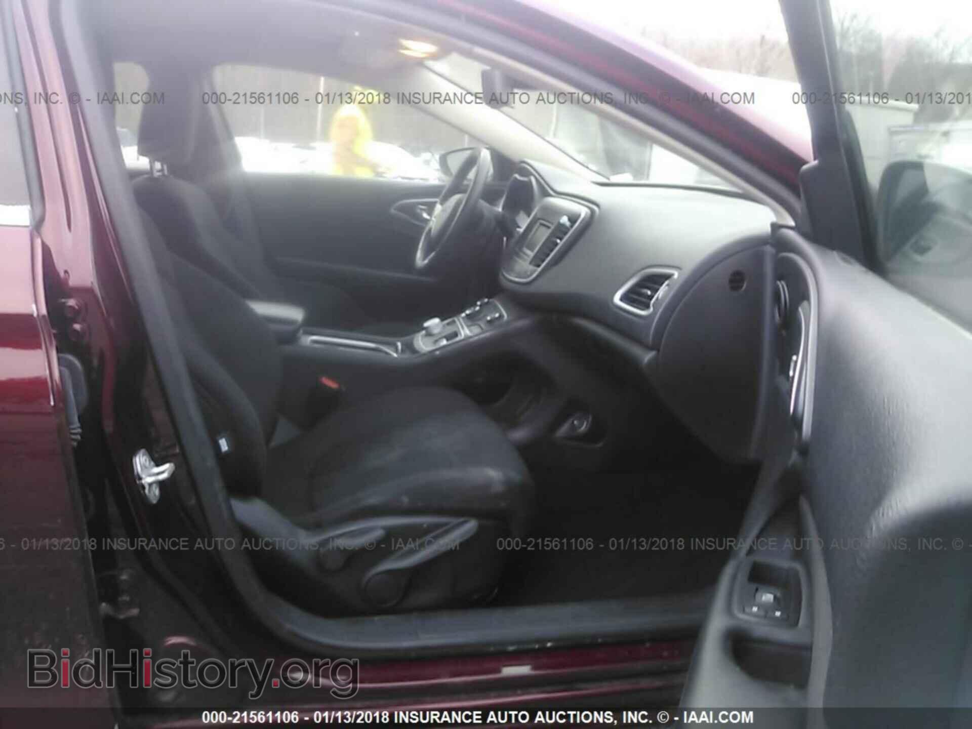 2015 Chrysler 200 - VIN: 1C3CCCABXFN680186 - Photo 5
