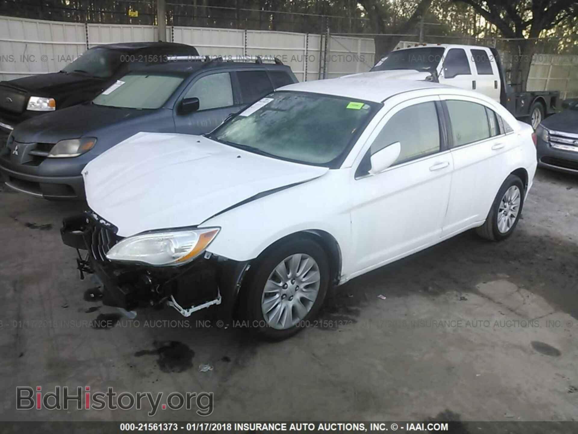 2014 Chrysler 200 - VIN: 1C3CCBAB4EN207389 - Фото 2