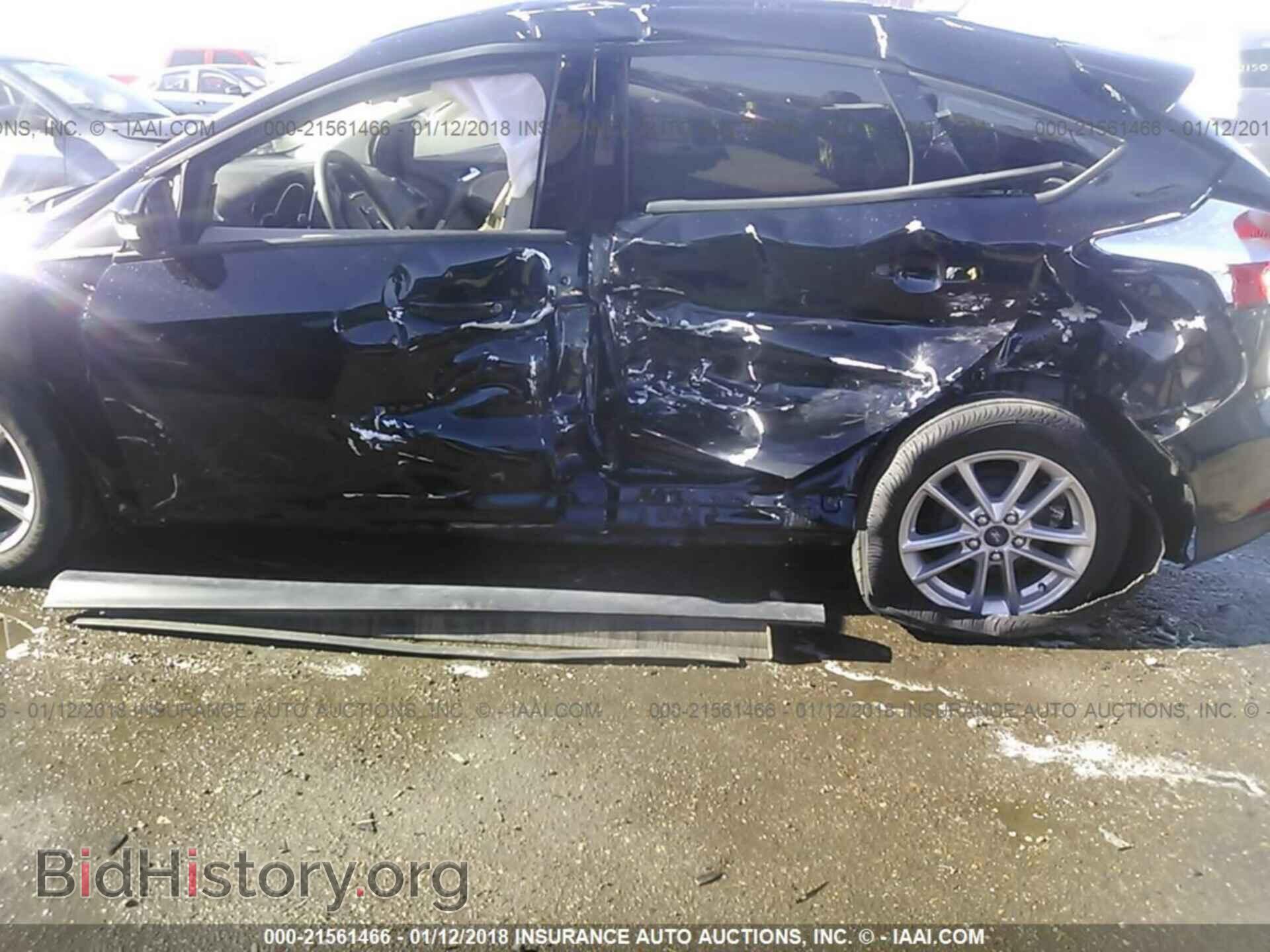 2016 Ford Focus - VIN: 1FADP3K22GL245975 - Photo 6