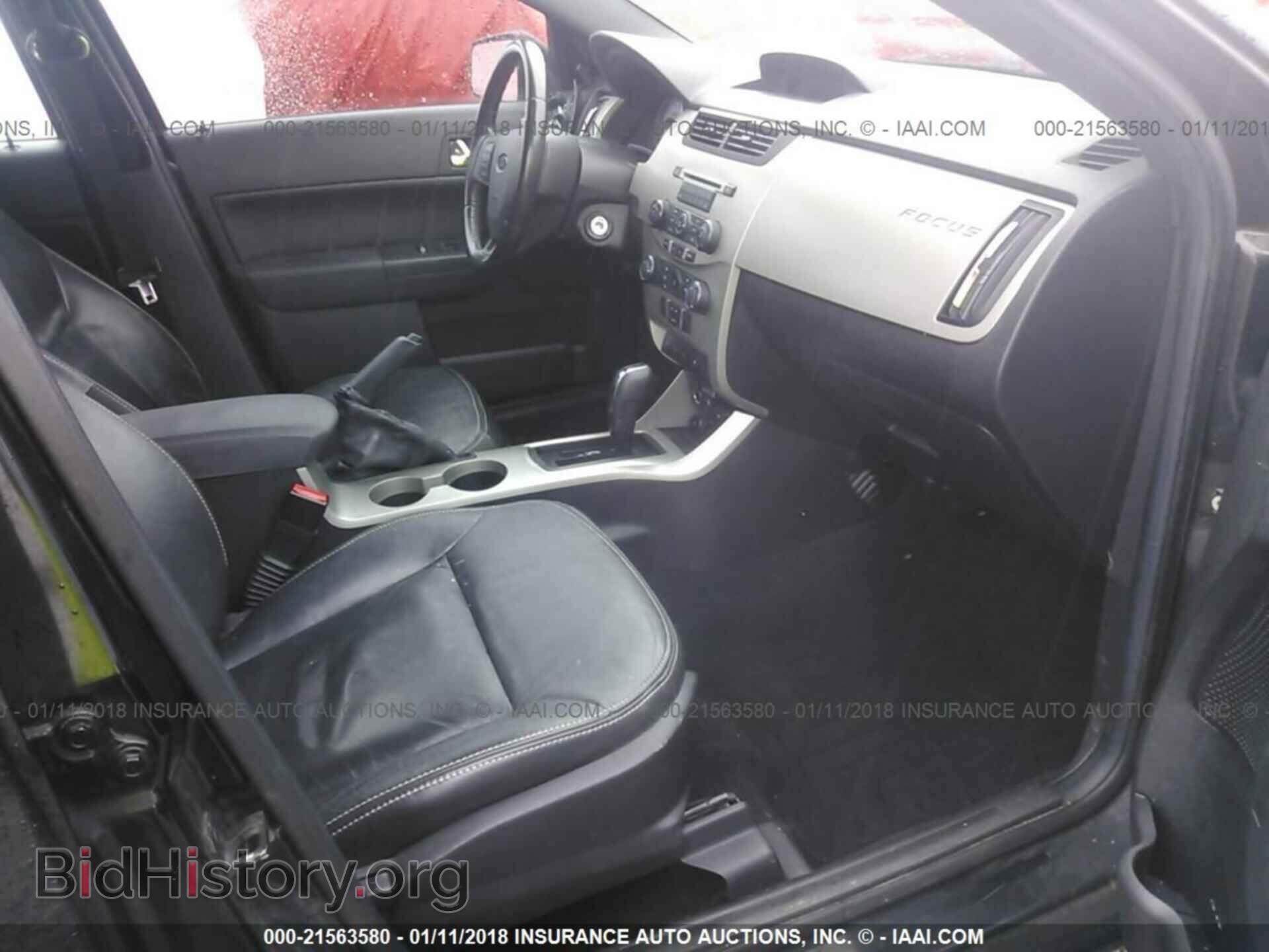 2011 Ford Focus - VIN: 1FAHP3GN0BW166820 - Фото 5