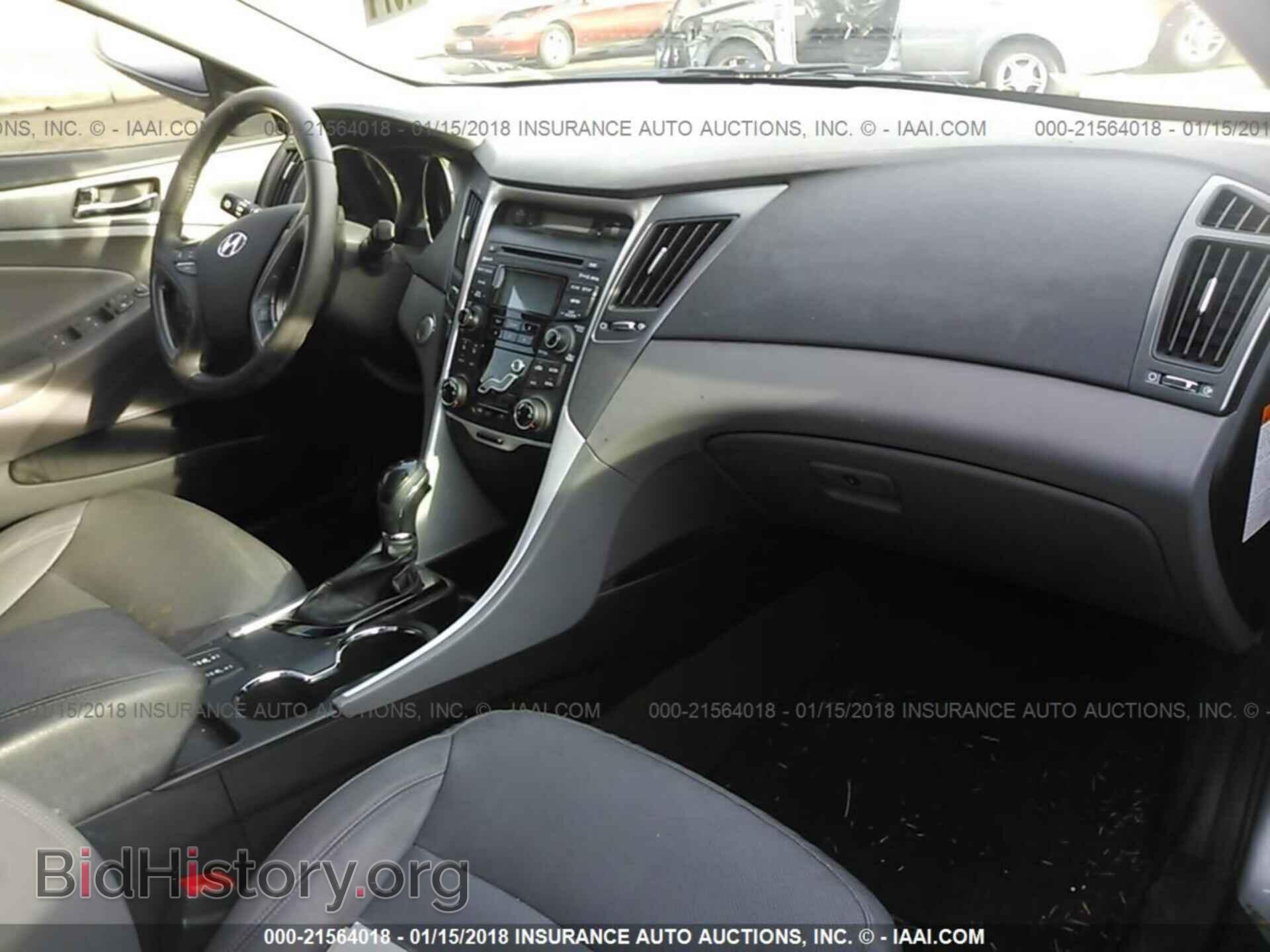 2012 Hyundai Sonata - VIN: KMHEC4A42CA026776 - Photo 5