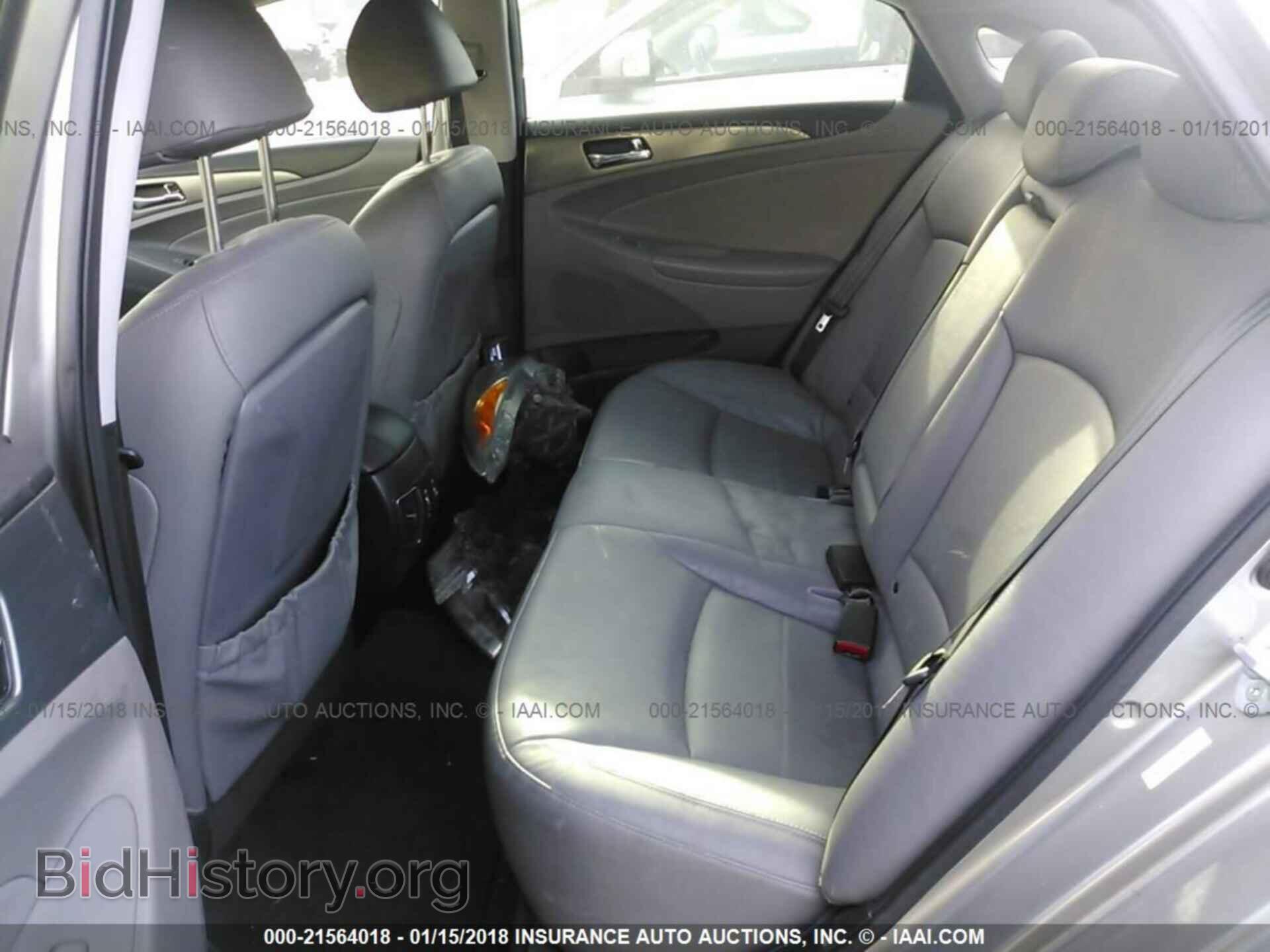 2012 Hyundai Sonata - VIN: KMHEC4A42CA026776 - Photo 8