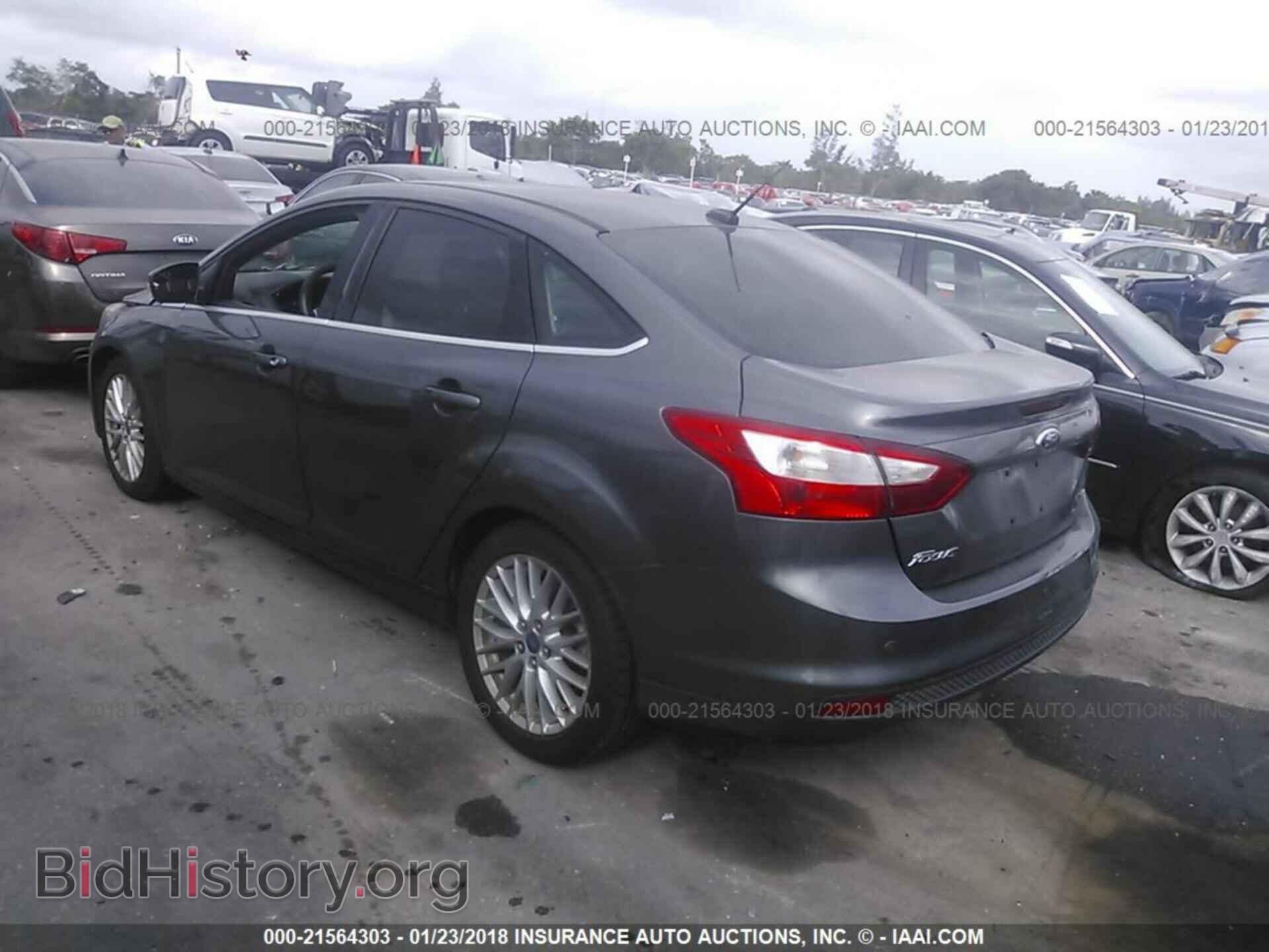 2012 Ford Focus - VIN: 1FAHP3H23CL172540 - Photo 3
