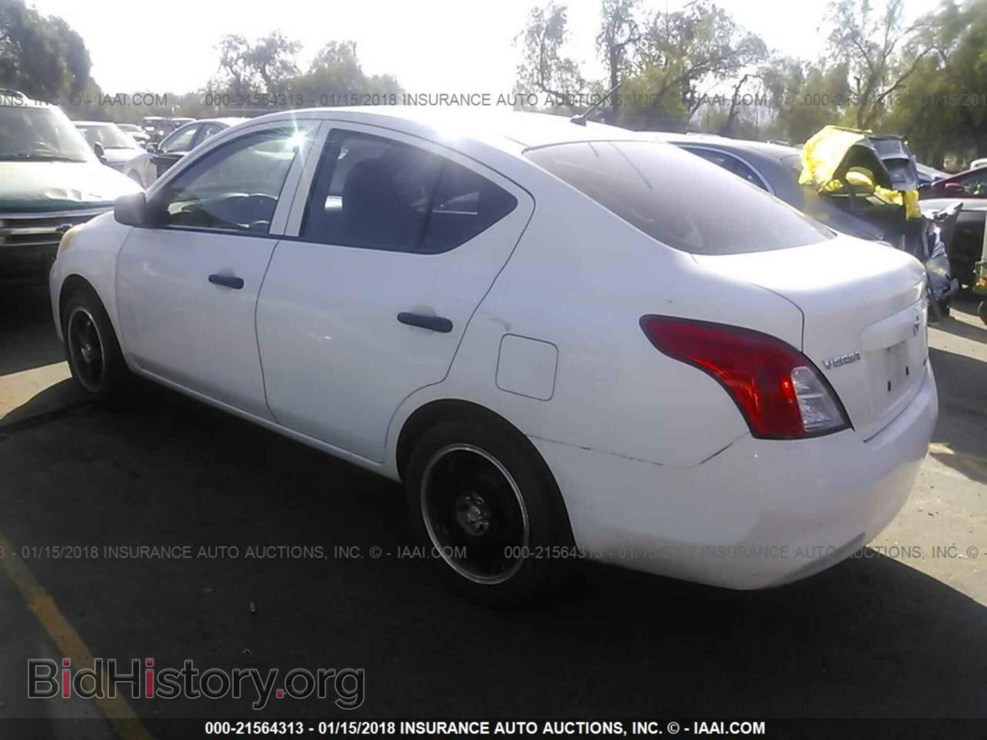 2012 Nissan Versa - VIN: 3N1CN7AP1CL822402 - Фото 3