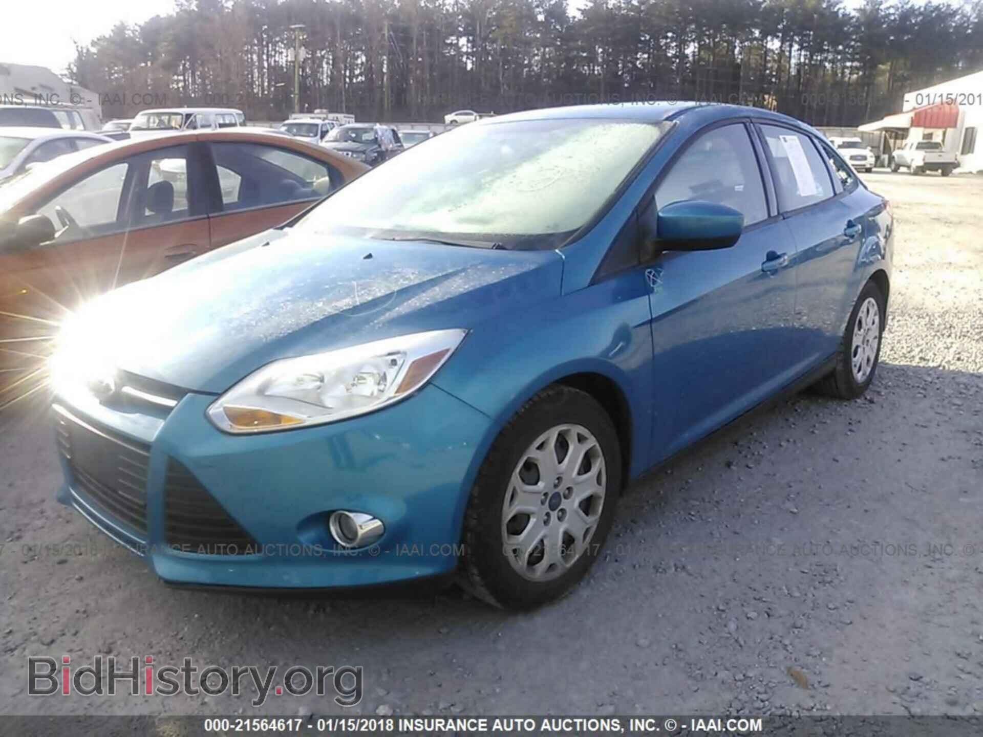2012 Ford Focus - VIN: 1FAHP3F28CL457107 - Photo 2