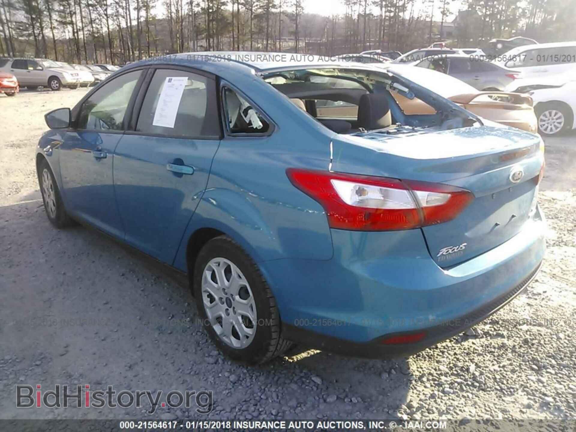 2012 Ford Focus - VIN: 1FAHP3F28CL457107 - Photo 3