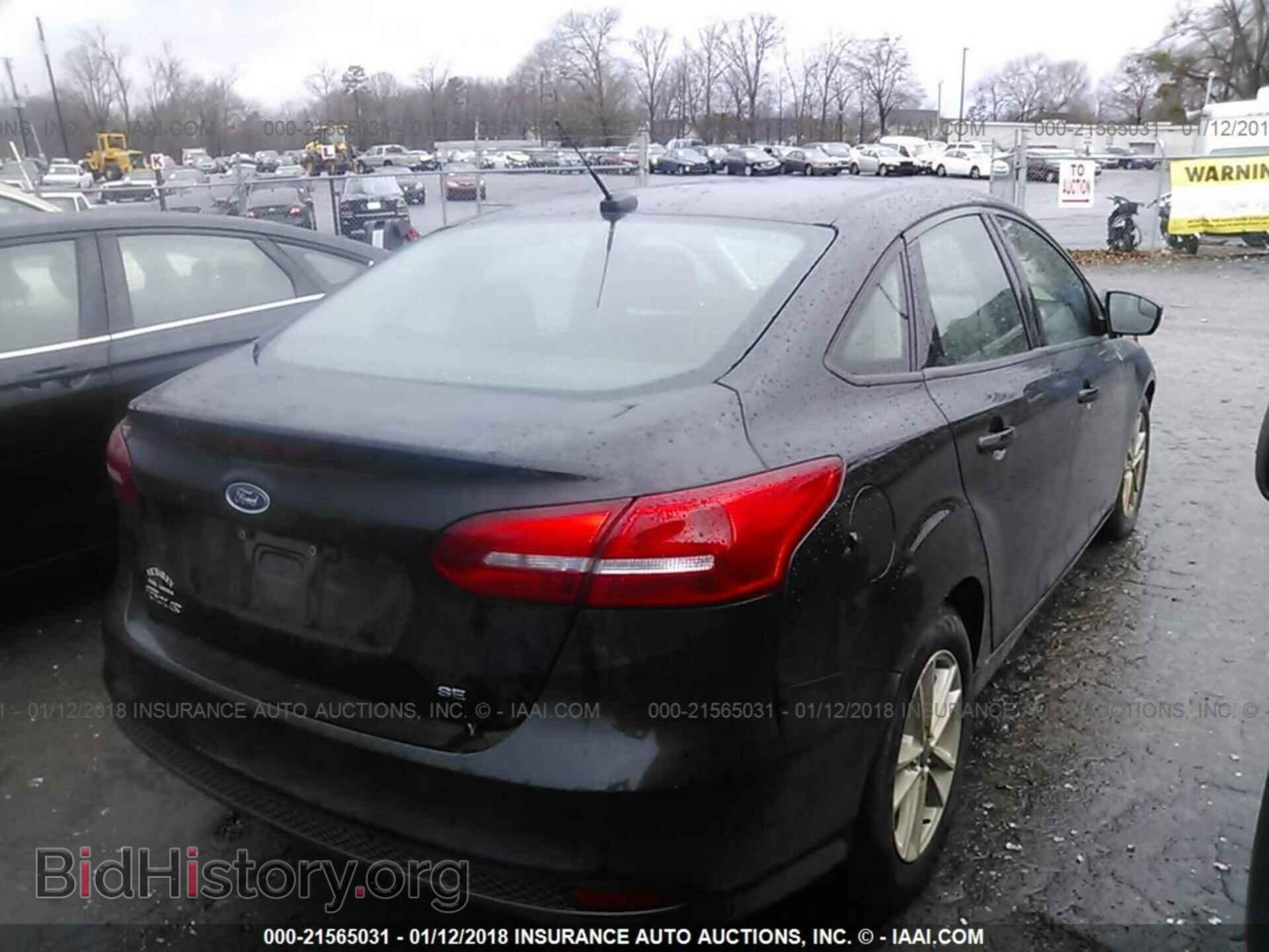 2017 Ford Focus - VIN: 1FADP3F23HL274705 - Photo 4
