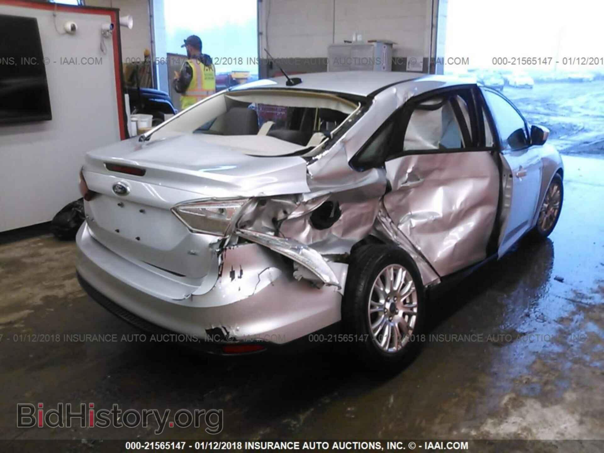 2012 Ford Focus - VIN: 1FAHP3F2XCL123466 - Photo 4