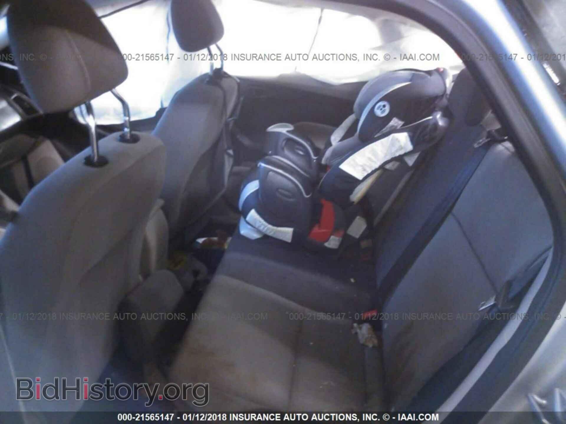 2012 Ford Focus - VIN: 1FAHP3F2XCL123466 - Photo 8