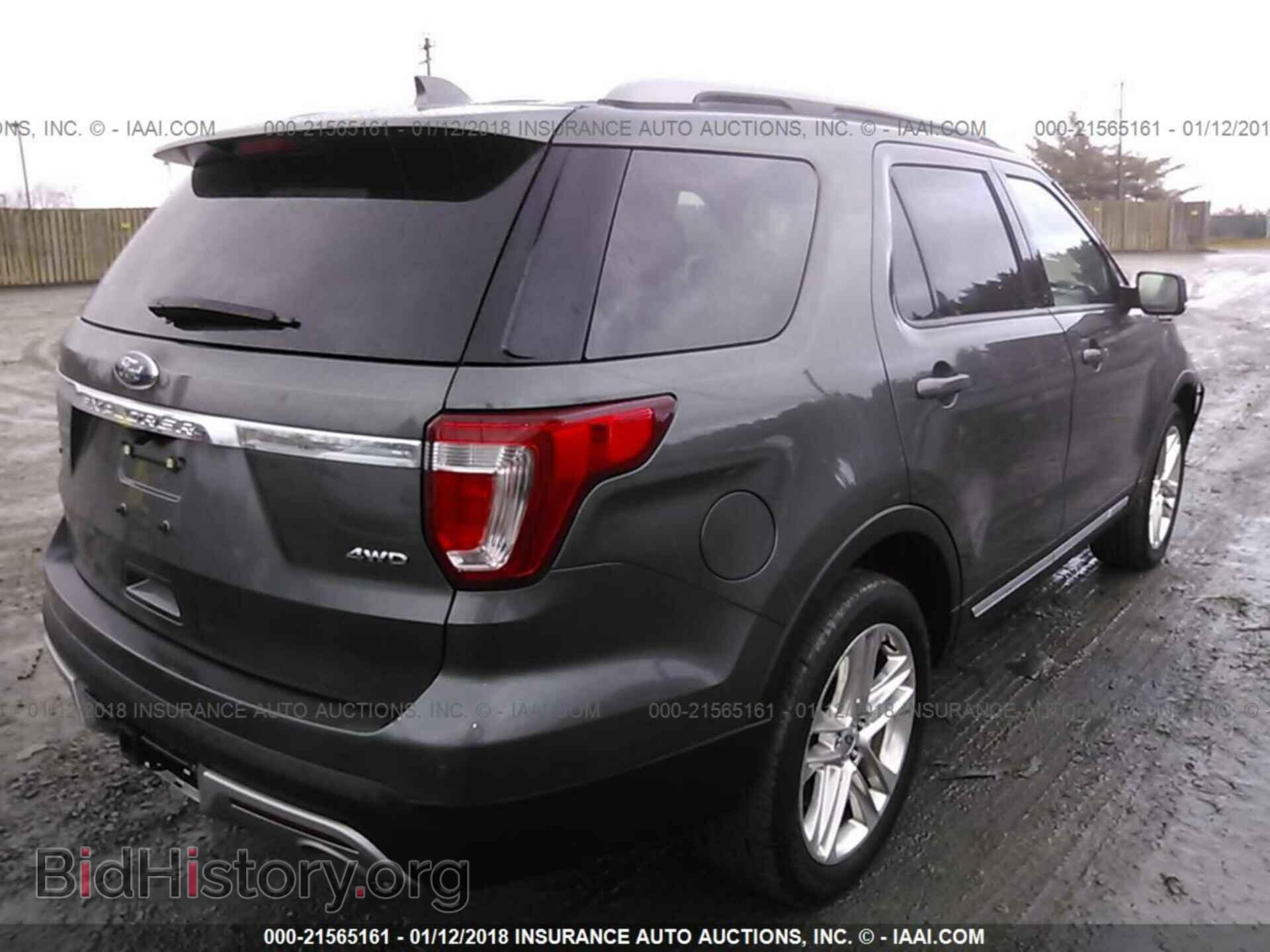 2017 Ford Explorer - VIN: 1FM5K8D83HGA26315 - Photo 4