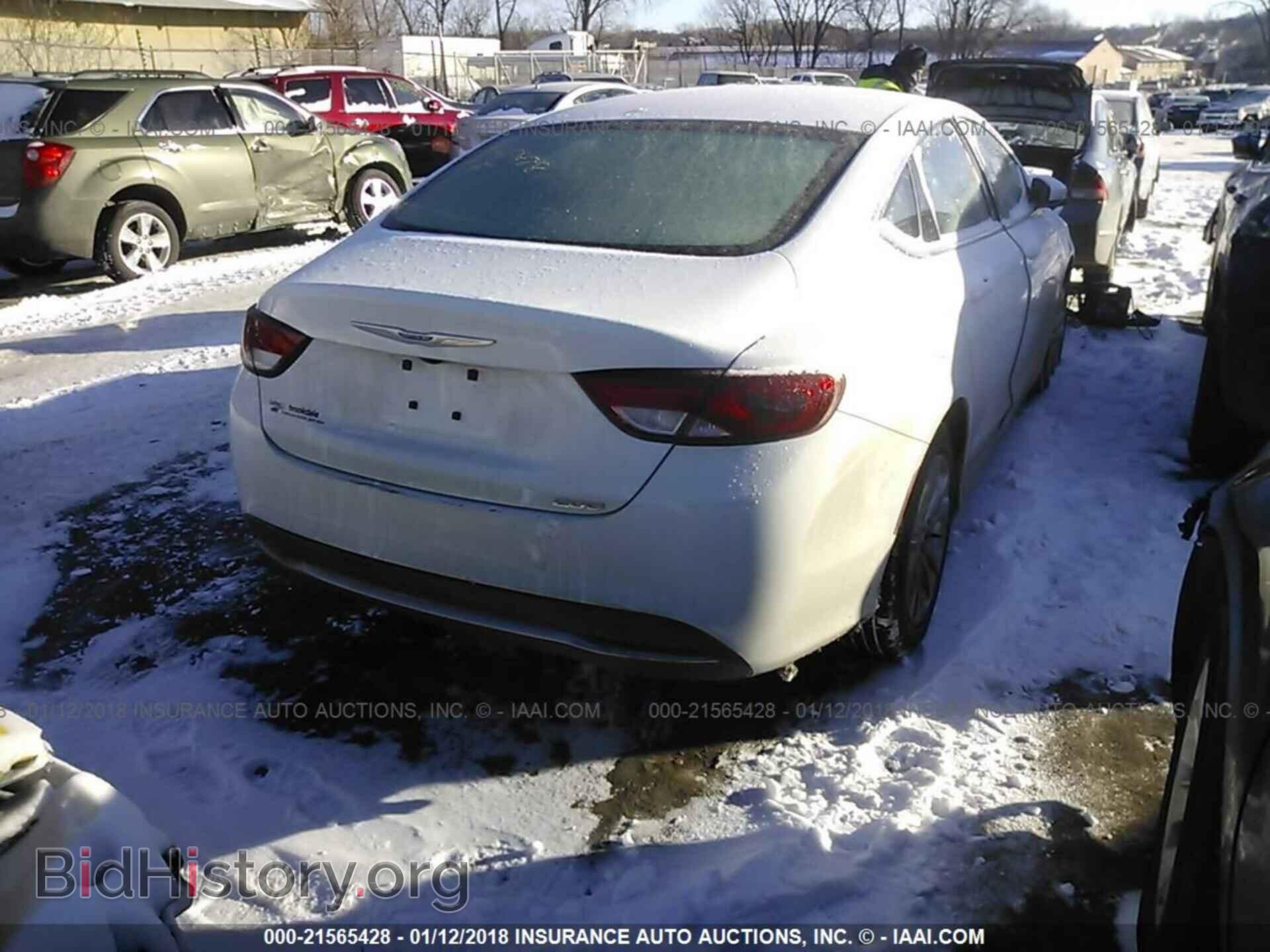 2016 Chrysler 200 - VIN: 1C3CCCAB9GN128163 - Photo 4