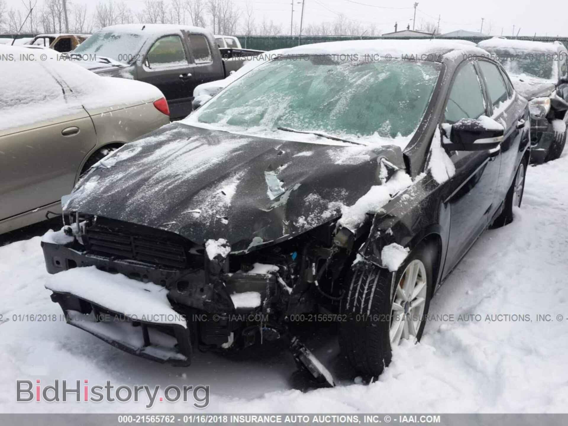 2016 Ford Focus - VIN: 1FADP3F24GL202541 - Фото 2