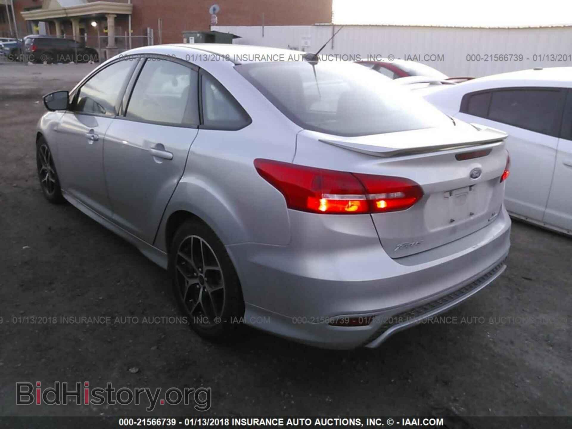 2016 Ford Focus - VIN: 1FADP3F26GL262515 - Фото 3