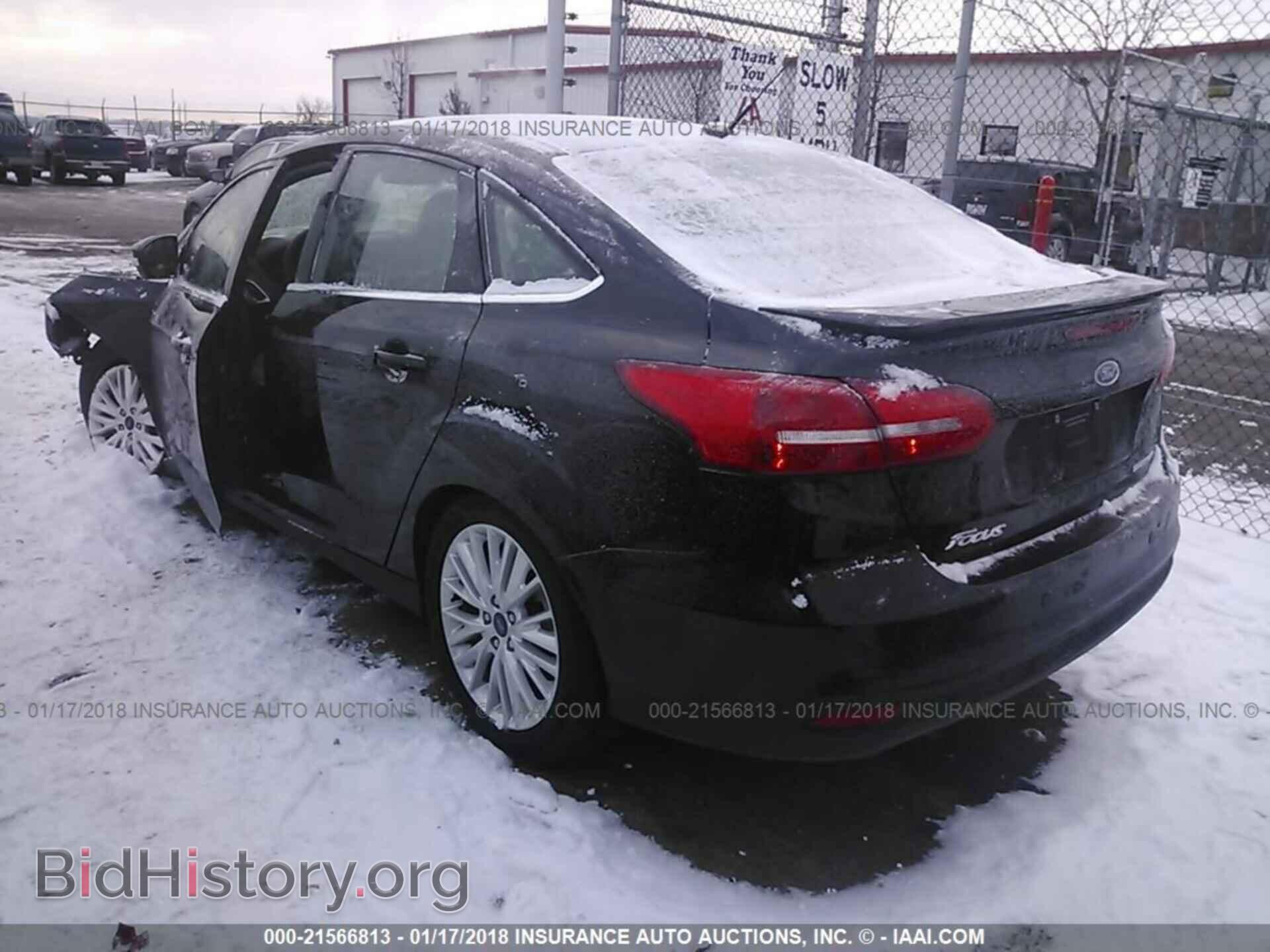 2017 Ford Focus - VIN: 1FADP3J25HL313141 - Photo 3