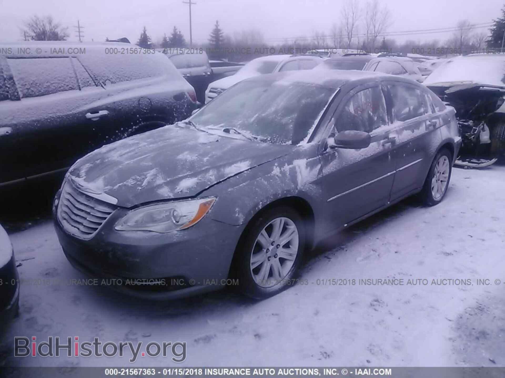 2012 Chrysler 200 - VIN: 1C3CCBAG3CN228601 - Photo 2