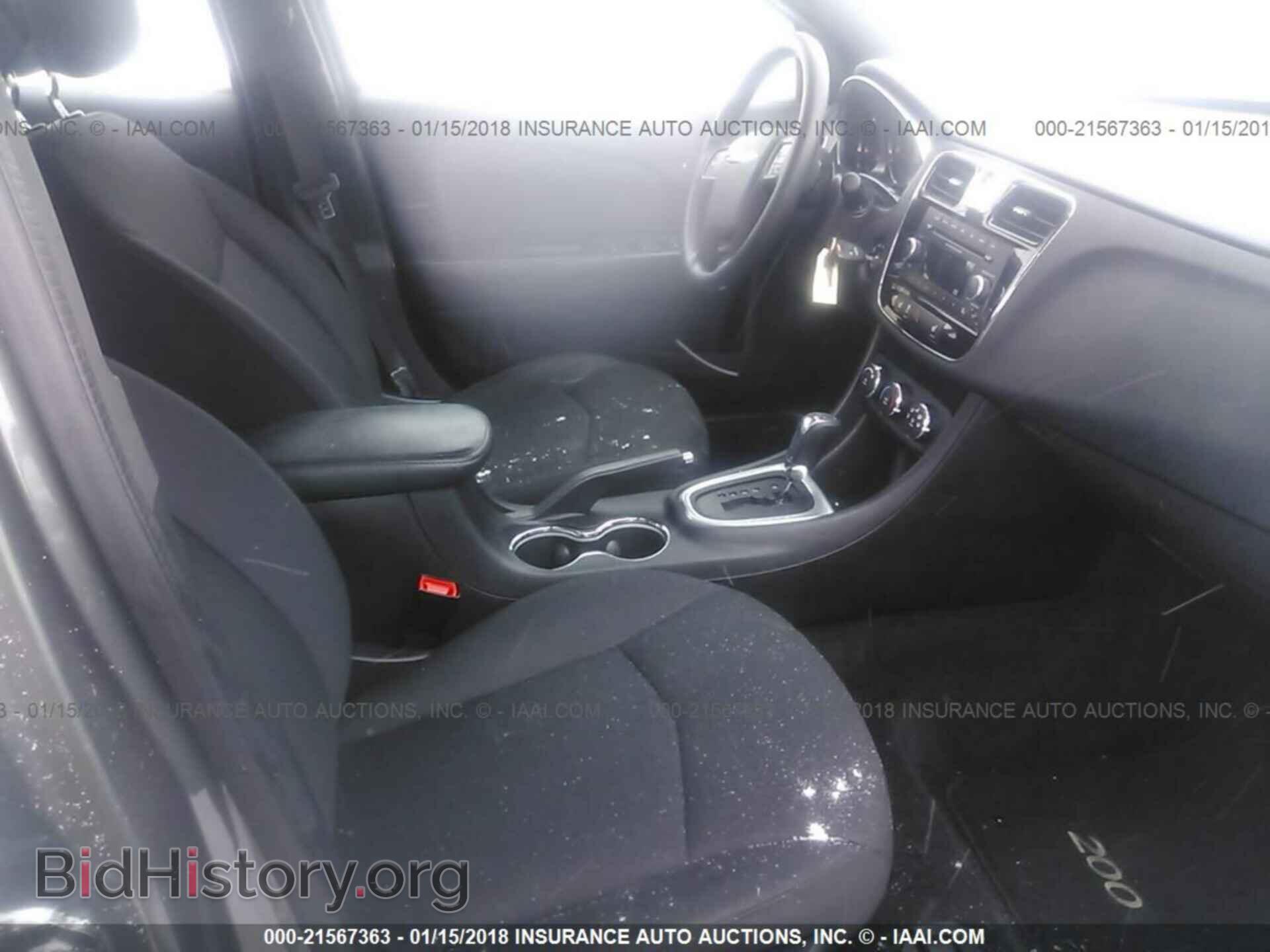 2012 Chrysler 200 - VIN: 1C3CCBAG3CN228601 - Photo 5