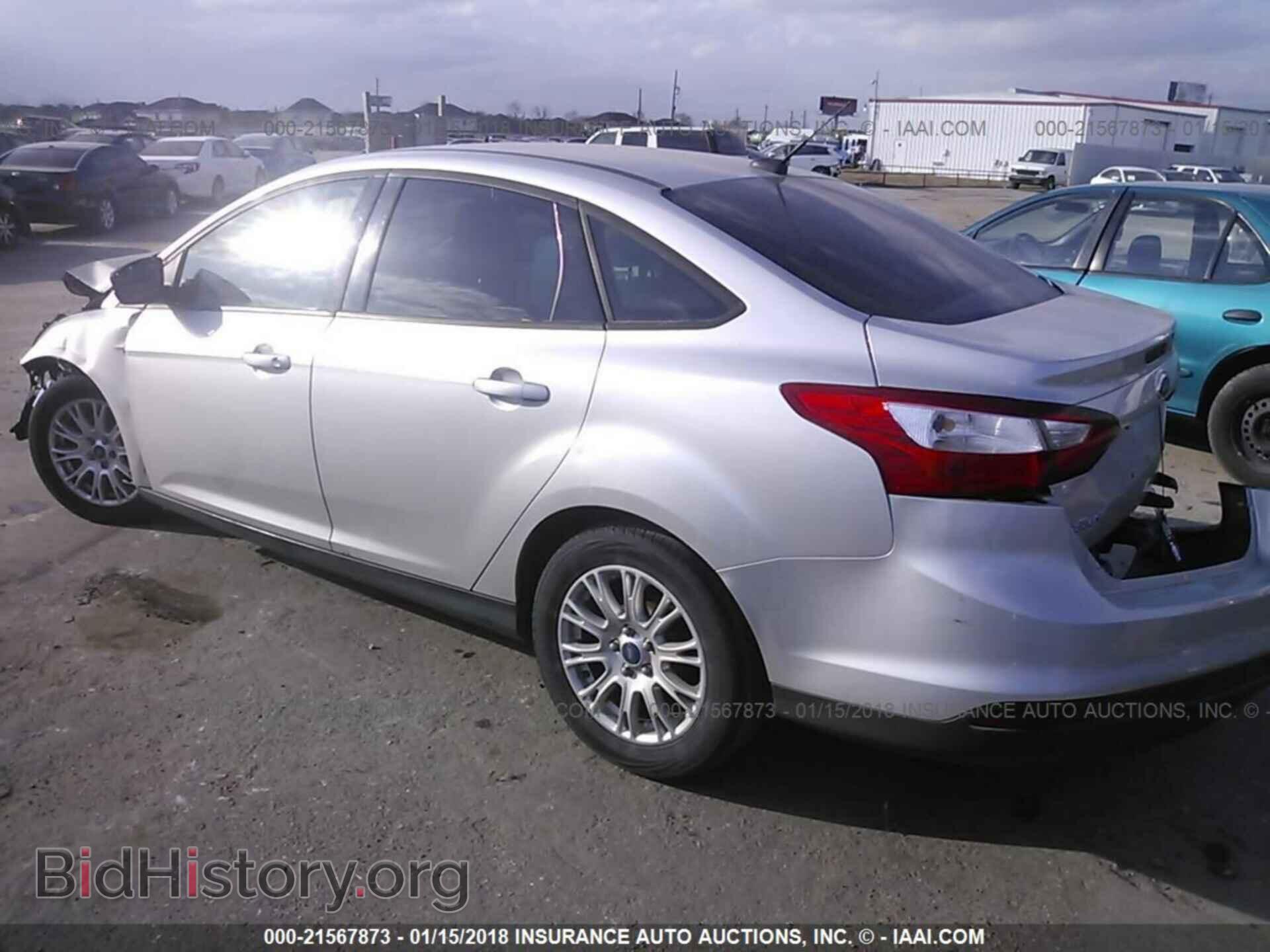 2012 Ford Focus - VIN: 1FAHP3F21CL252552 - Photo 3