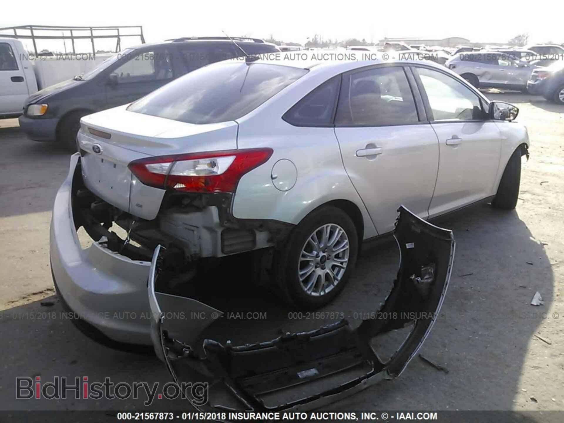 2012 Ford Focus - VIN: 1FAHP3F21CL252552 - Photo 4