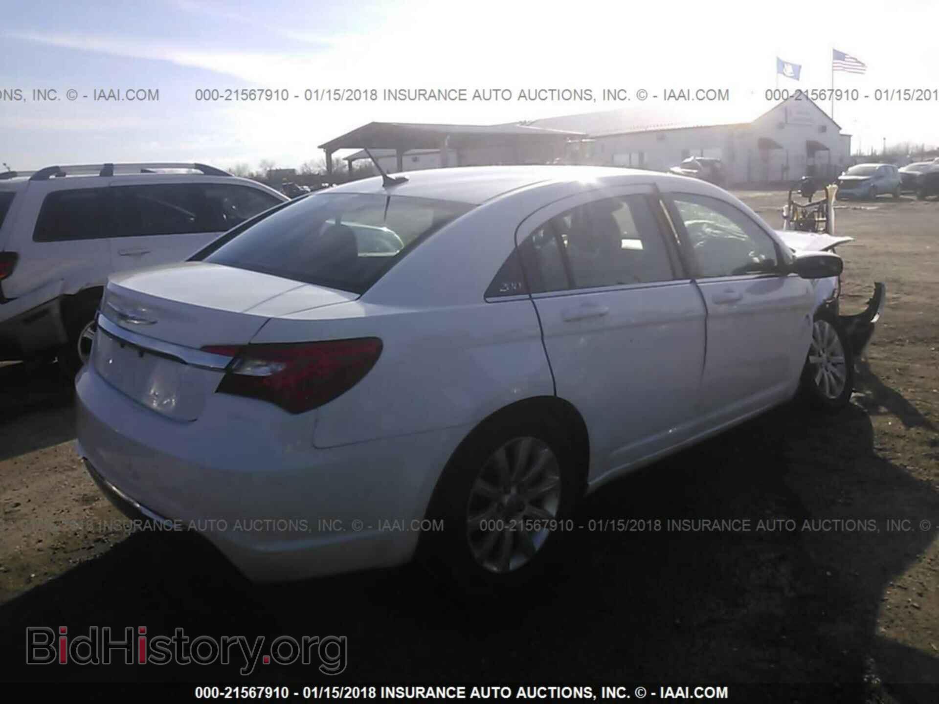 2011 Chrysler 200 - VIN: 1C3BC1FB1BN585731 - Photo 4