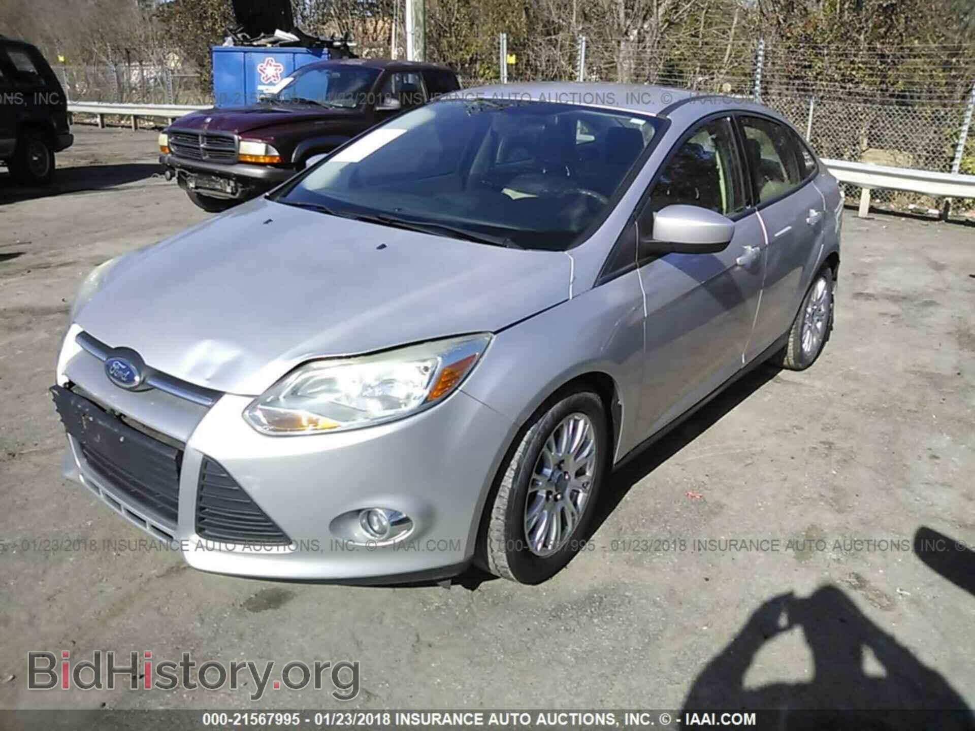 2012 Ford Focus - VIN: 1FAHP3F24CL121020 - Photo 2