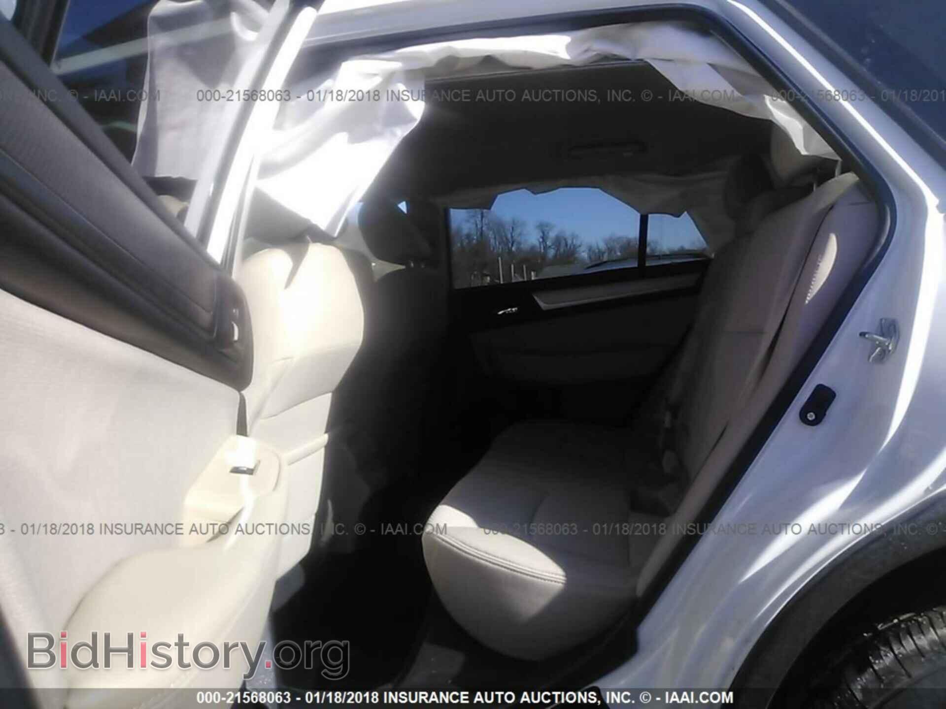 2018 Subaru Outback - VIN: 4S4BSACC5J3205209 - Фото 8