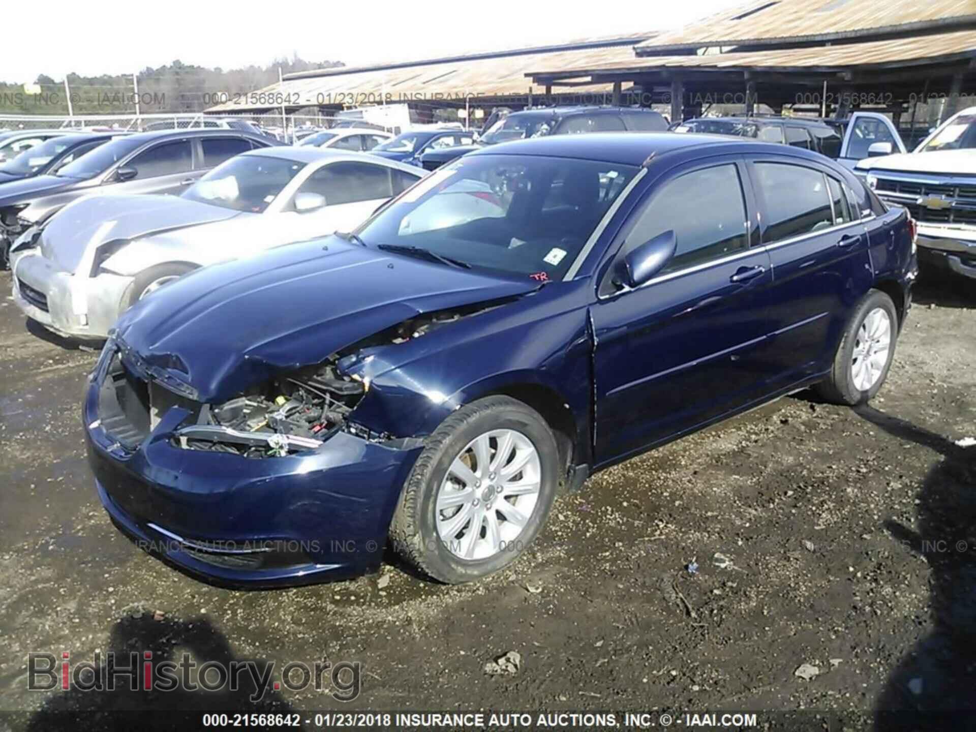 2013 Chrysler 200 - VIN: 1C3CCBBB8DN732968 - Photo 2