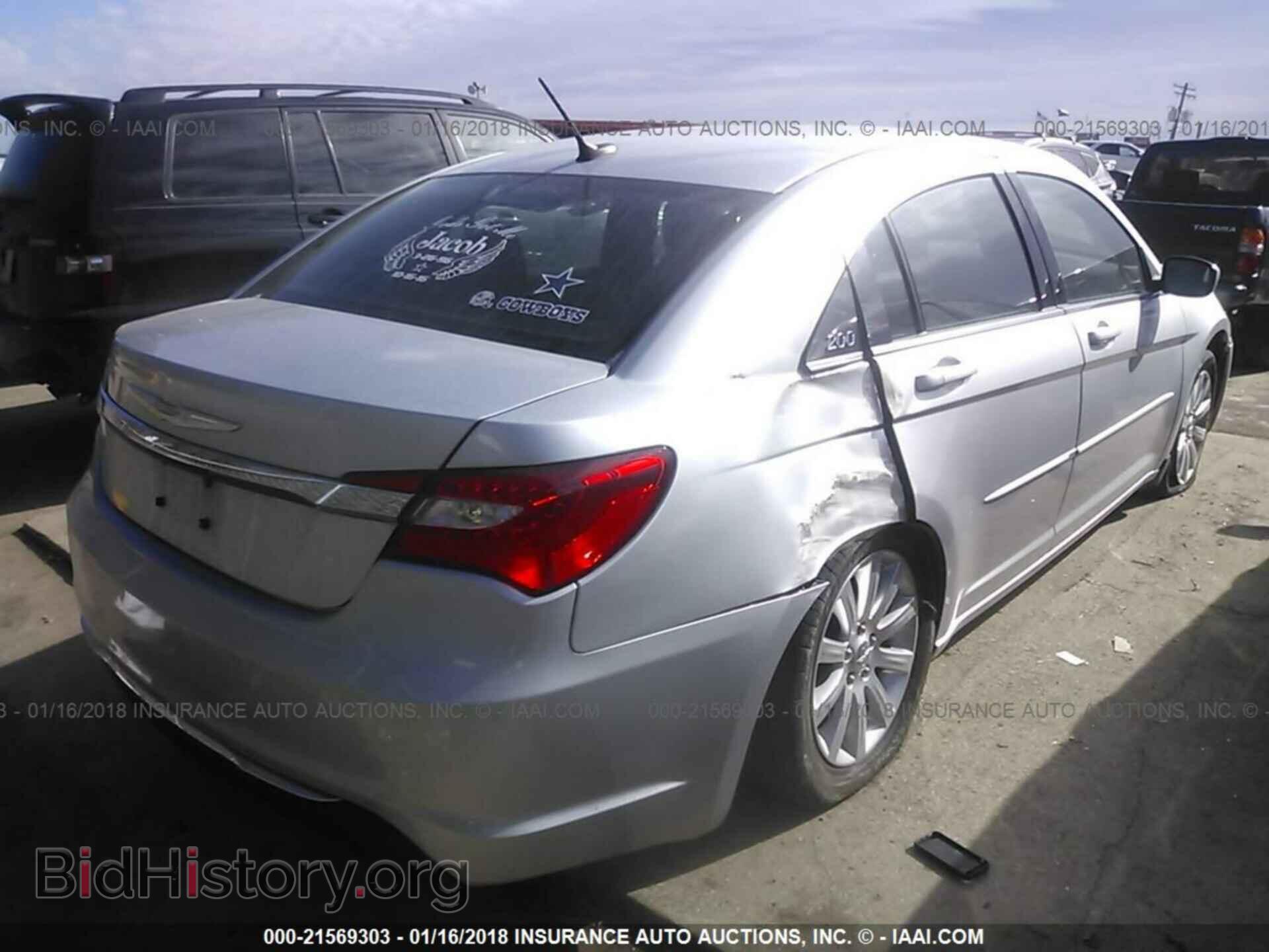 2012 Chrysler 200 - VIN: 1C3CCBBG3CN130747 - Фото 4