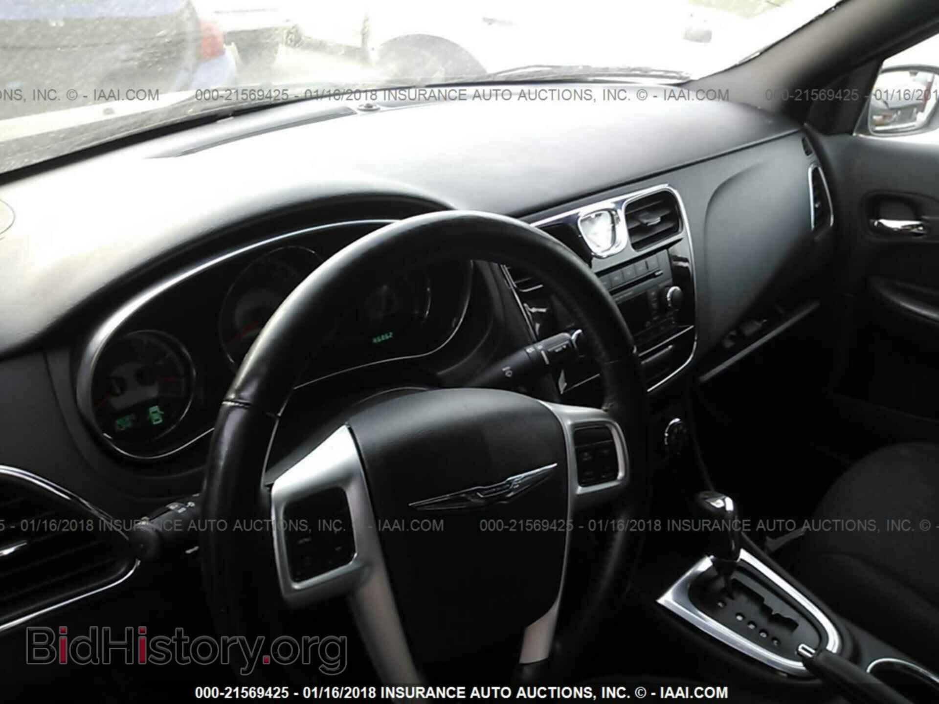 2013 Chrysler 200 - VIN: 1C3CCBBG3DN635382 - Photo 5