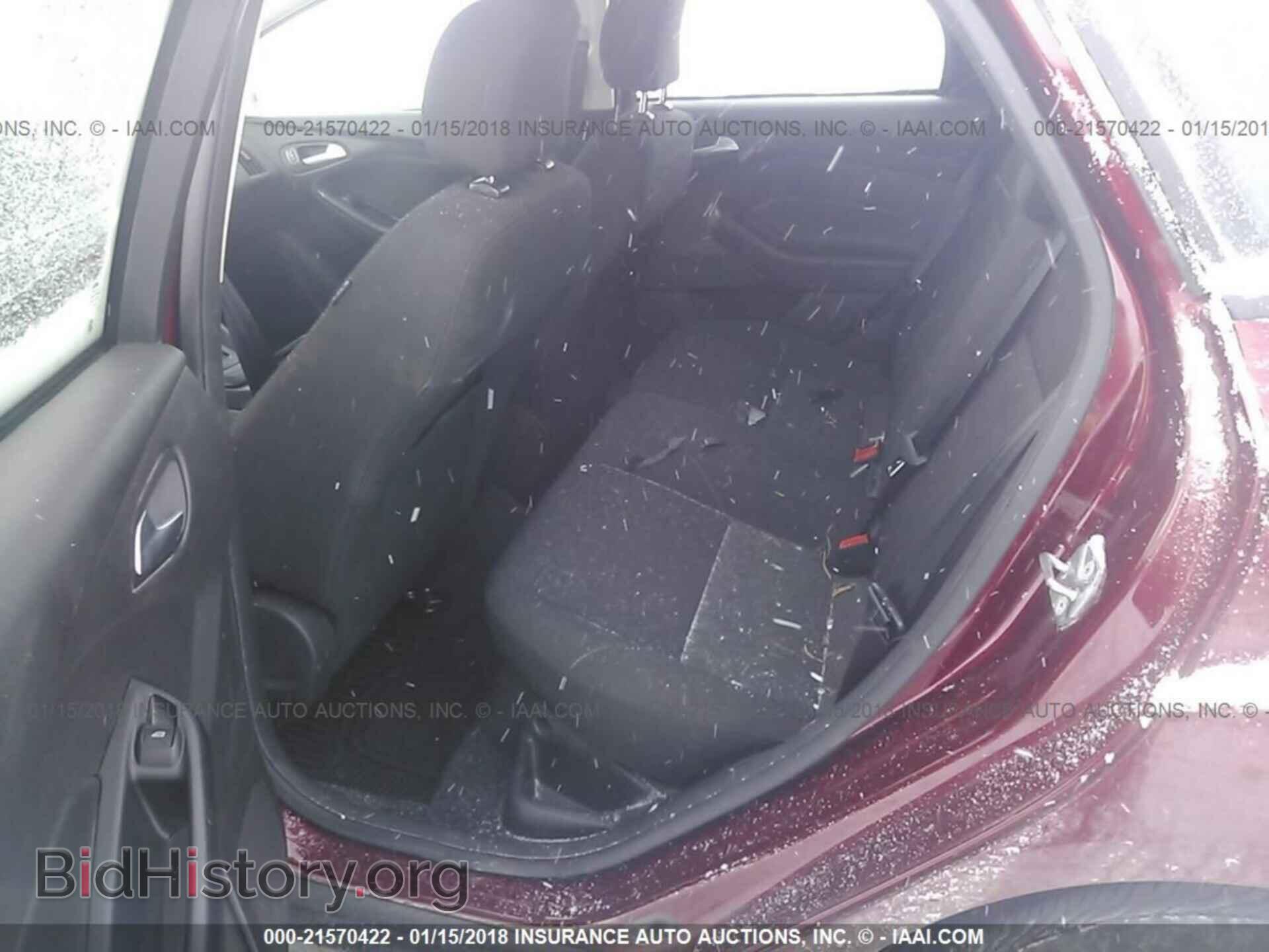 2016 Ford Focus - VIN: 1FADP3K29GL252471 - Photo 8