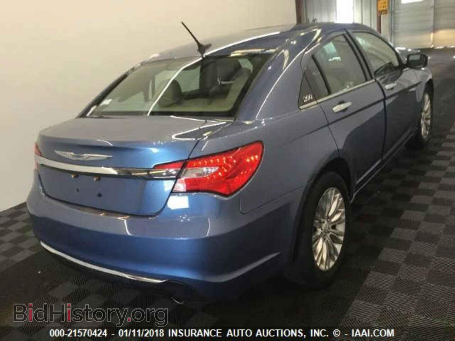 2011 Chrysler 200 - VIN: 1C3BC2FG1BN610614 - Photo 4