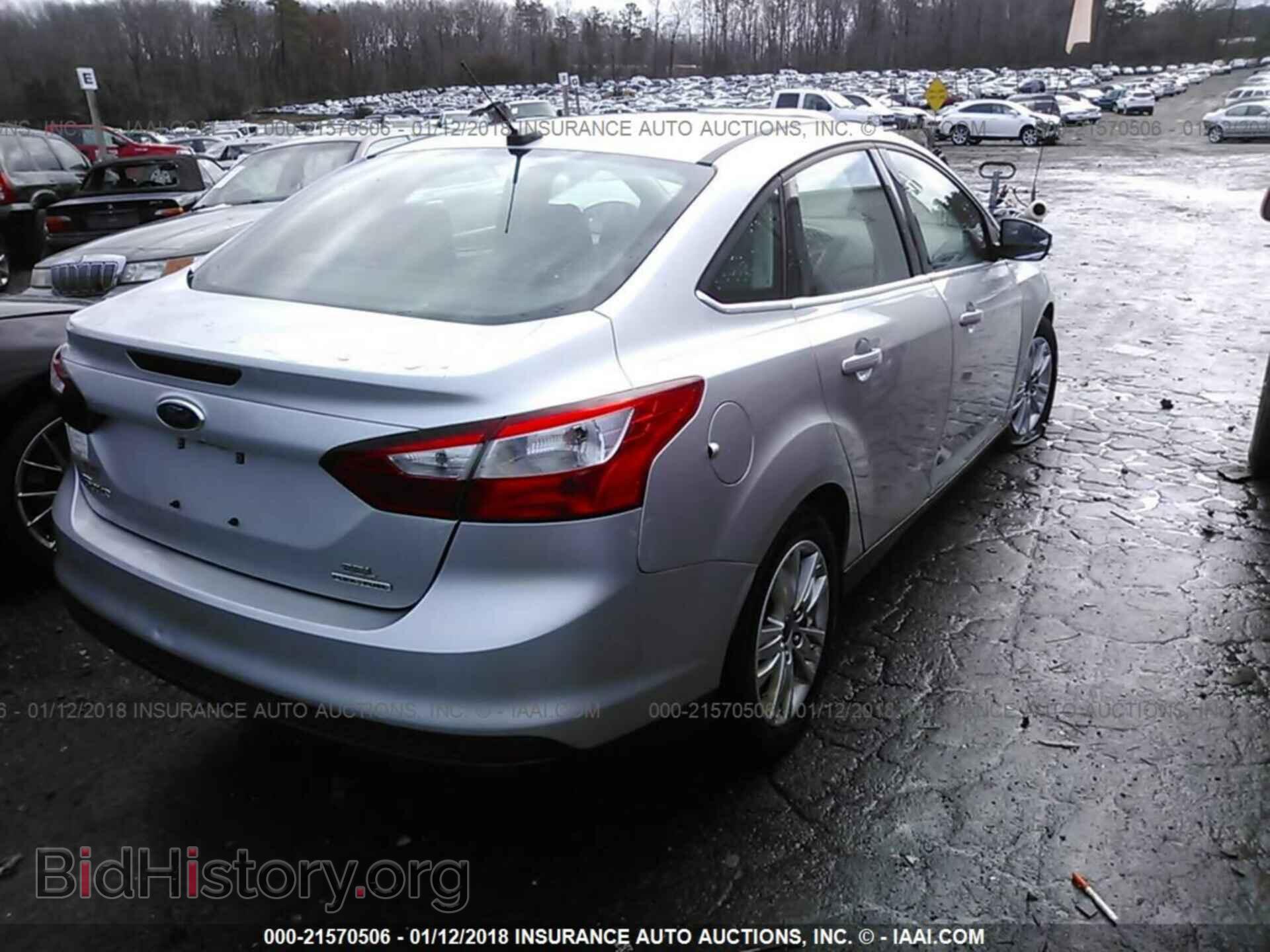 2012 Ford Focus - VIN: 1FAHP3H28CL389937 - Photo 4