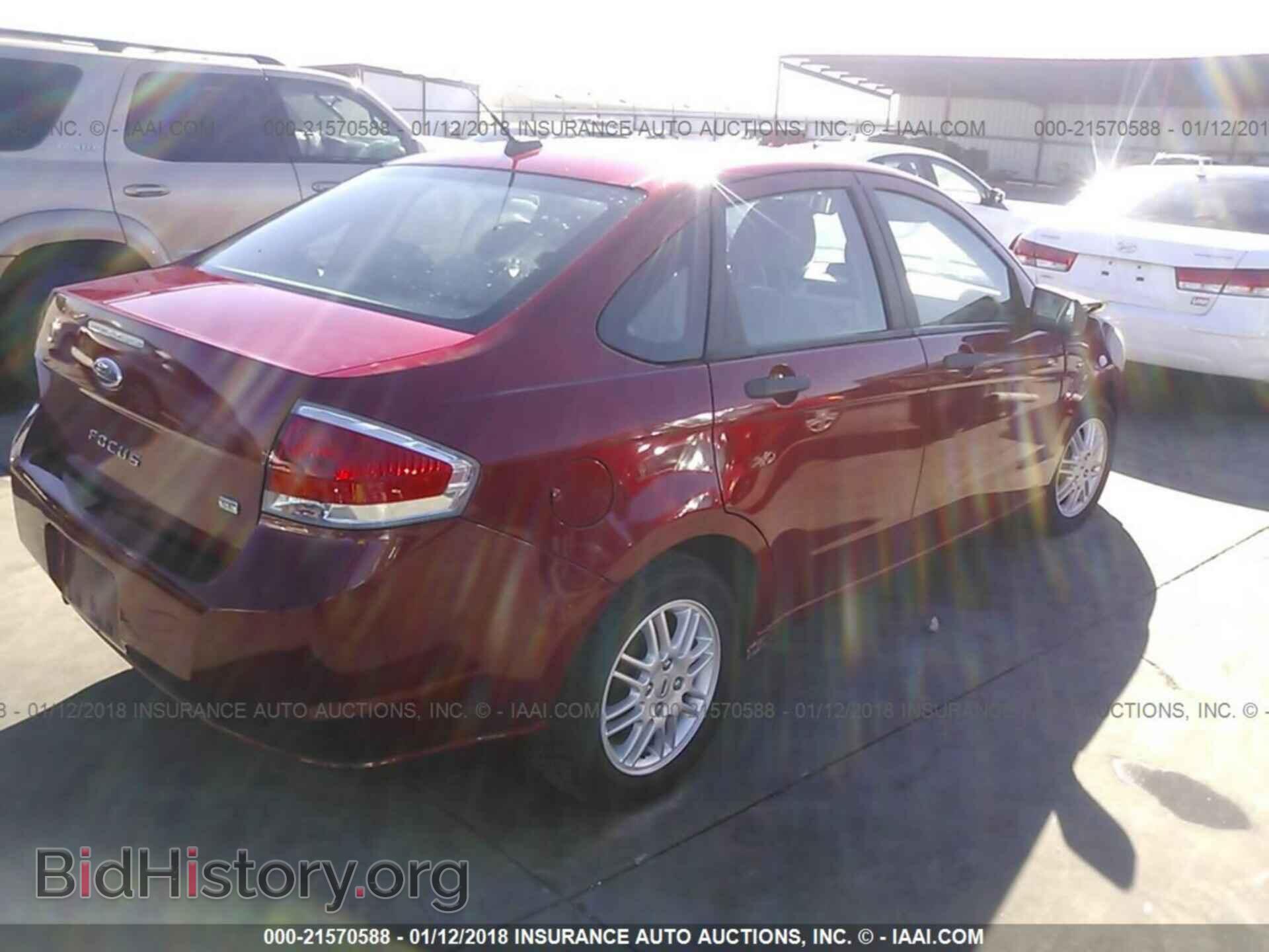 2011 Ford Focus - VIN: 1FAHP3FN3BW147809 - Photo 4