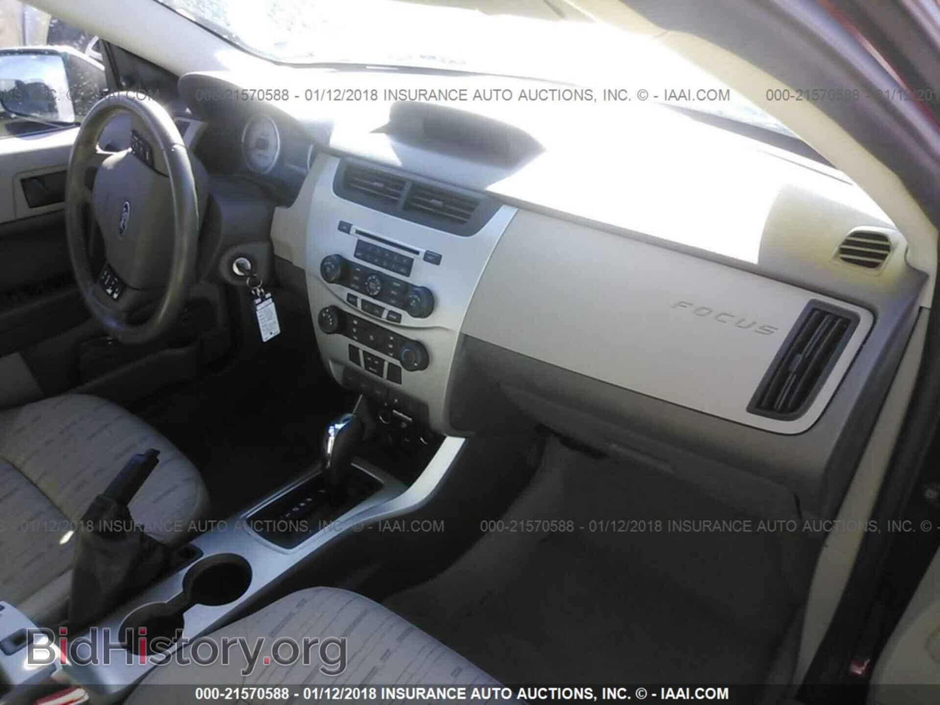 2011 Ford Focus - VIN: 1FAHP3FN3BW147809 - Photo 5