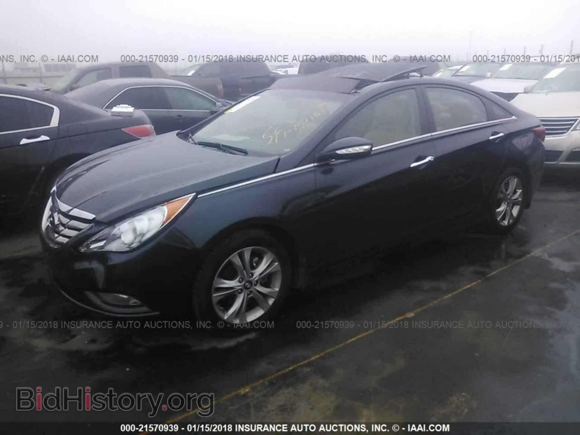 2012 Hyundai Sonata - VIN: 5NPEC4AC2CH364540 - Photo 2