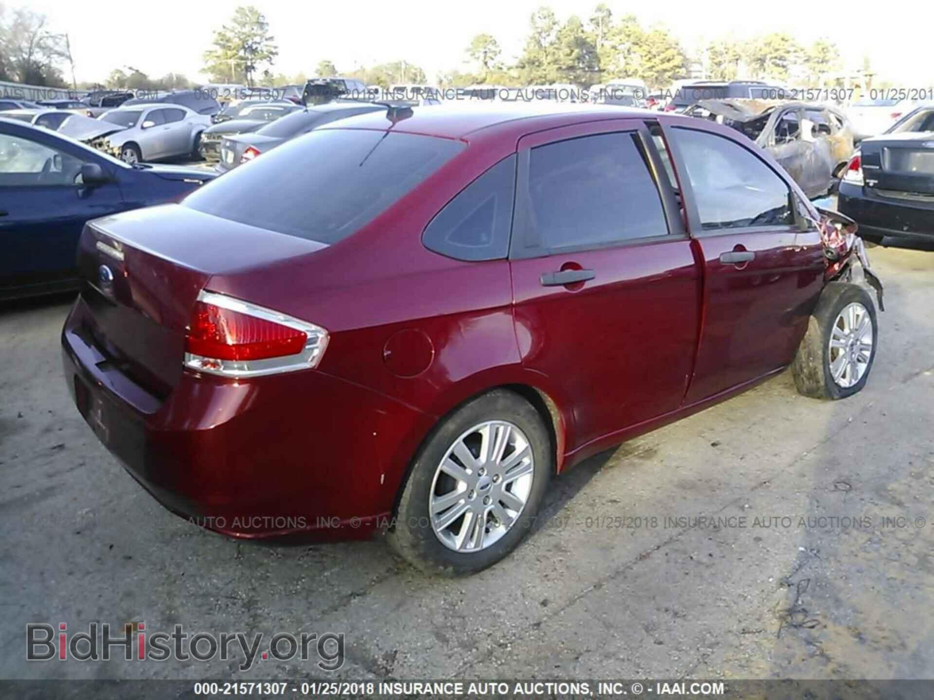 2011 Ford Focus - VIN: 1FAHP3EN7BW117052 - Фото 4