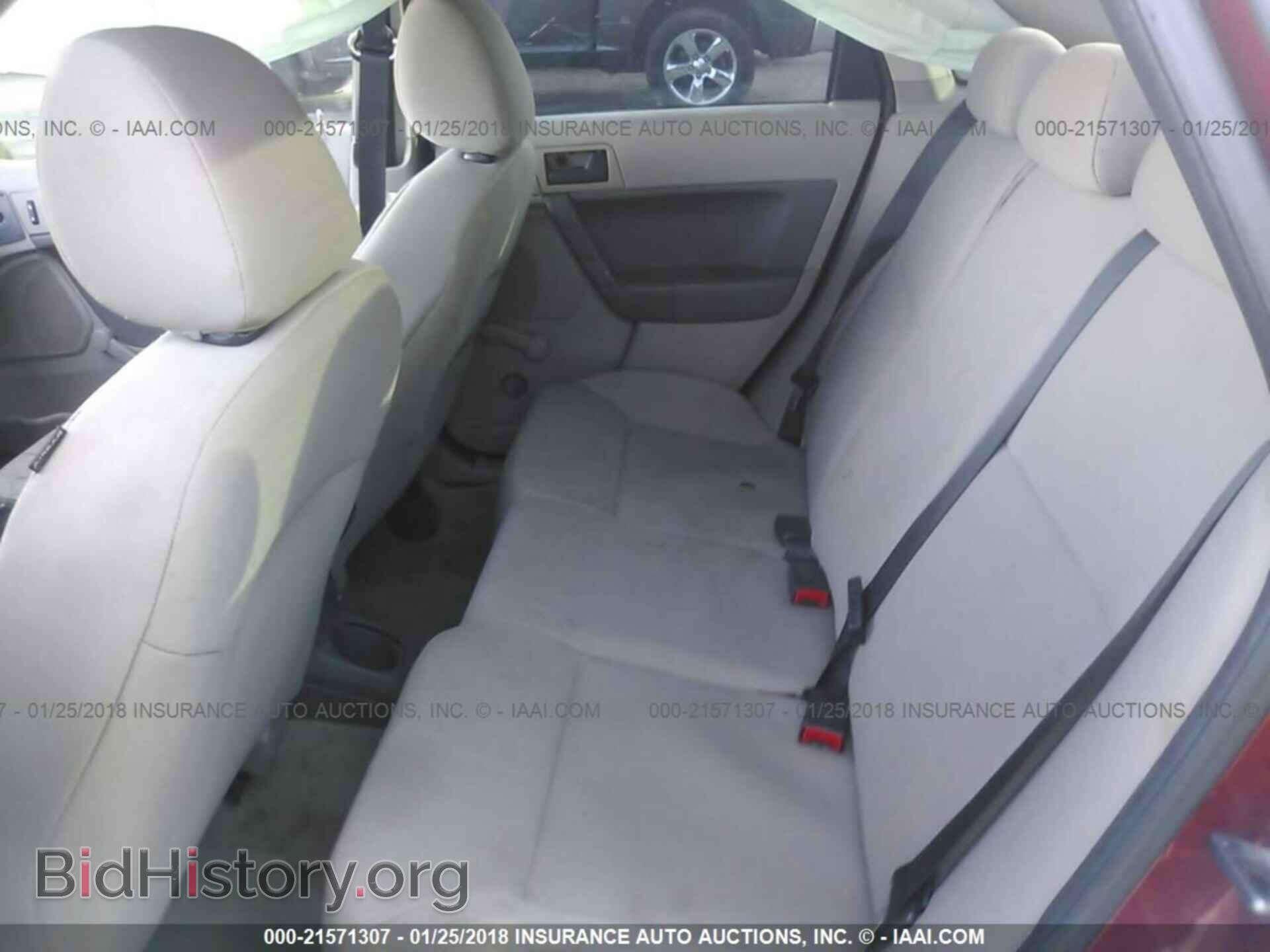2011 Ford Focus - VIN: 1FAHP3EN7BW117052 - Фото 8